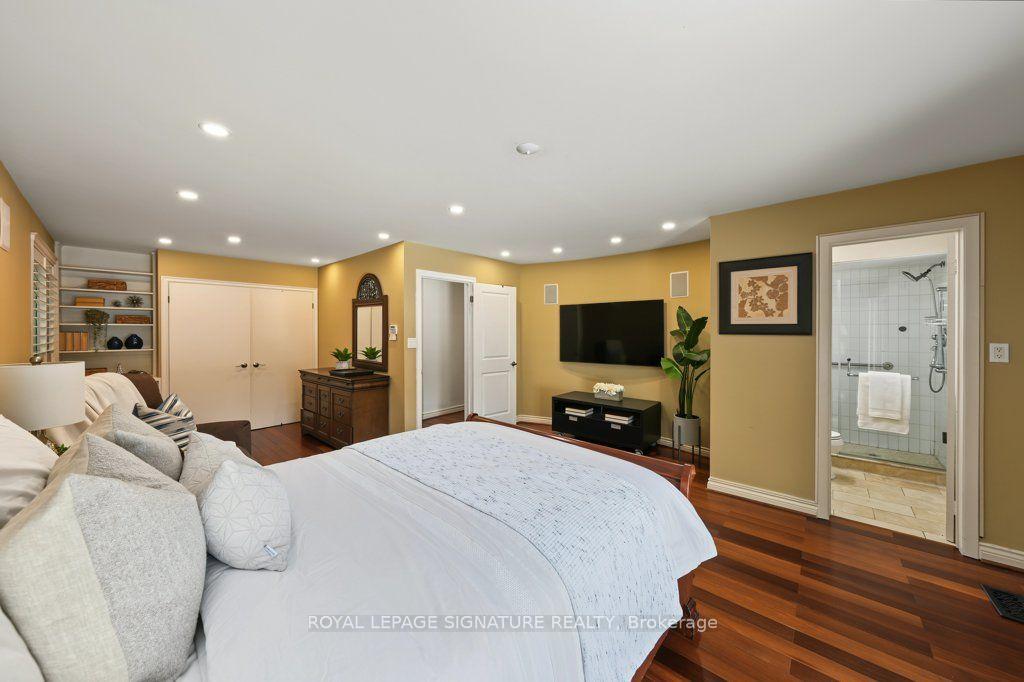 Photo 22 of 45 Chipwood Crescent, North York, Pleasant View — HOMEH