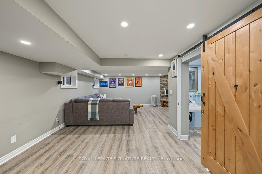 Photo 35 of 45 Chipwood Crescent, North York, Pleasant View — HOMEH