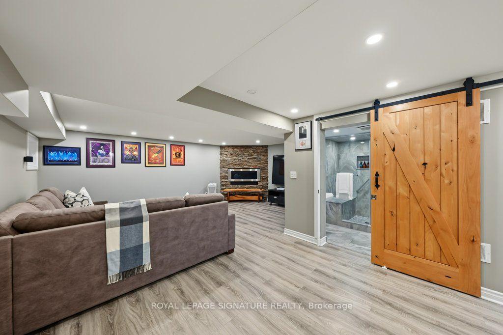 Photo 36 of 45 Chipwood Crescent, North York, Pleasant View — HOMEH