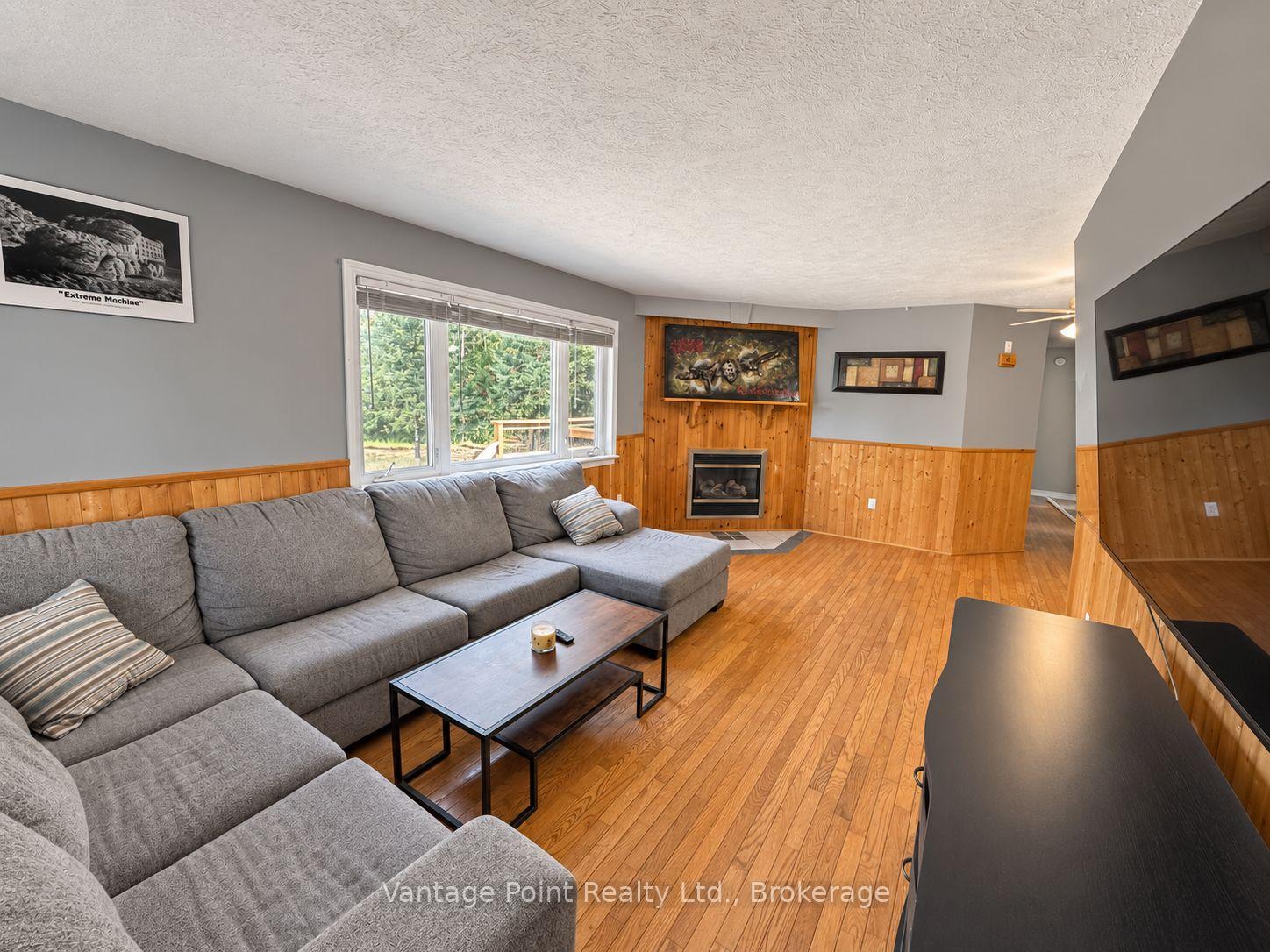 Photo 12 of 736038 West Back Line, Chatsworth — HOMEH