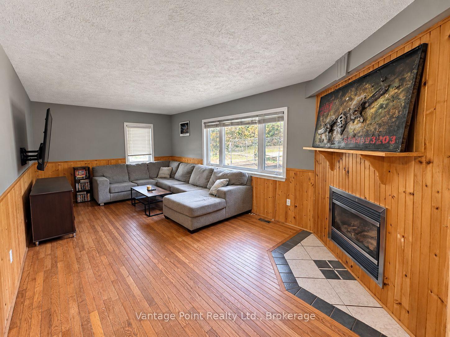 Photo 13 of 736038 West Back Line, Chatsworth — HOMEH