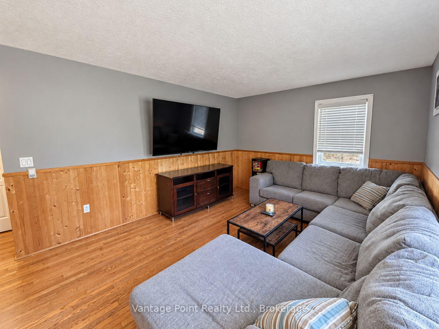 Photo 14 of 736038 West Back Line, Chatsworth — HOMEH