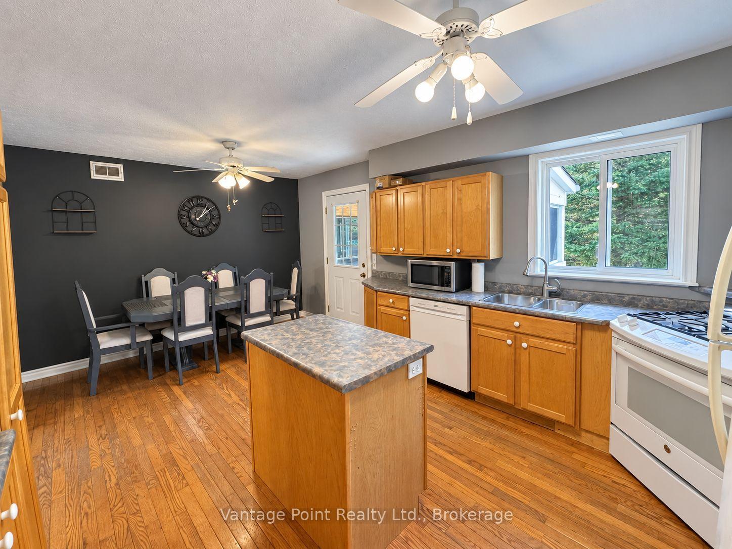 Photo 19 of 736038 West Back Line, Chatsworth — HOMEH