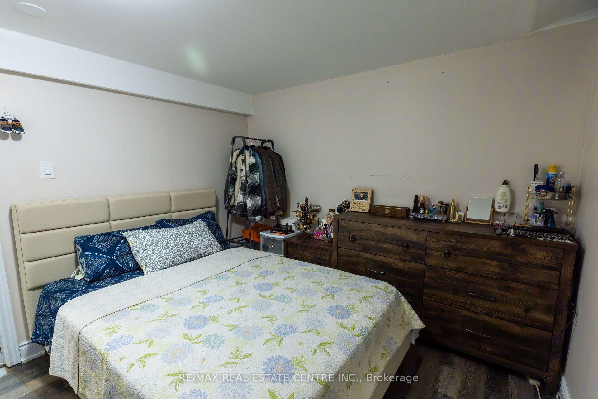 Photo 25 of 42 Wooliston Crescent, Brampton, Fletcher's West — HOMEH