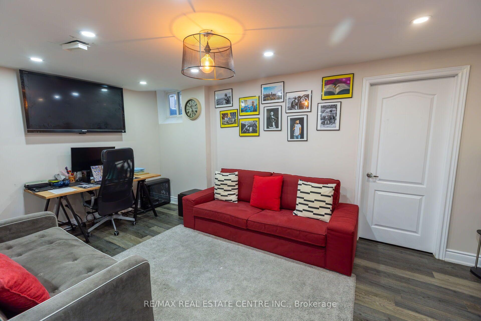 Photo 27 of 42 Wooliston Crescent, Brampton, Fletcher's West — HOMEH