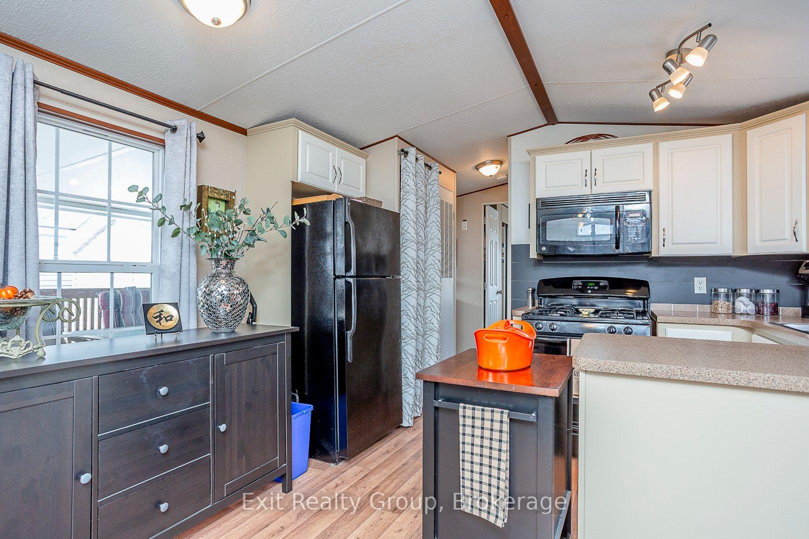 Photo 16 of Unit D7, 153 County Road 27, Prince Edward County, Hillier Ward — HOMEH