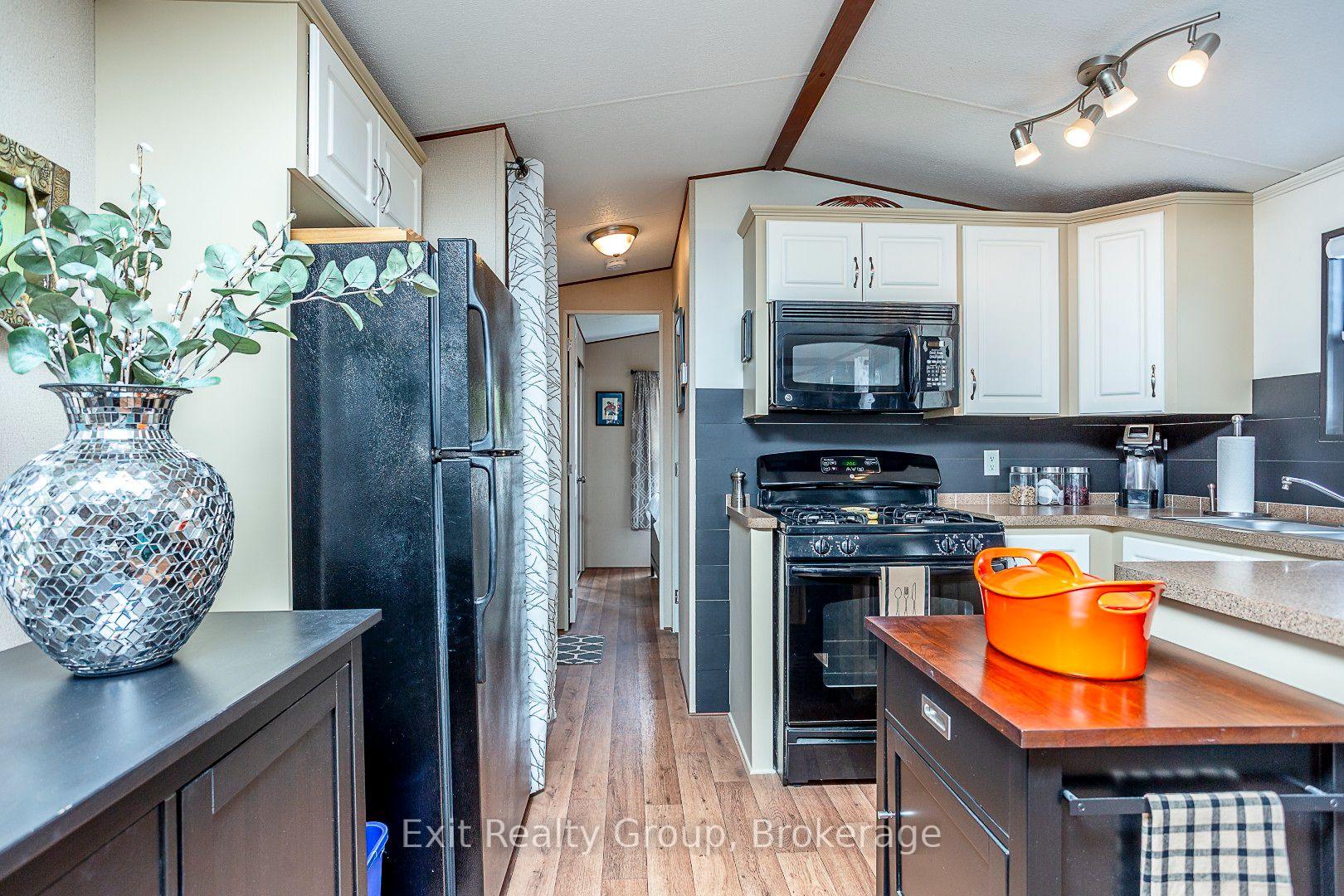 Photo 19 of Unit D7, 153 County Road 27, Prince Edward County, Hillier Ward — HOMEH