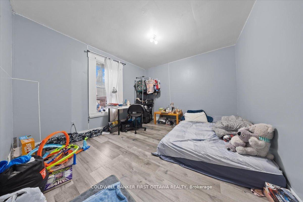 Photo 15 of 827 Somerset Street W, Ottawa, West Centre Town — HOMEH
