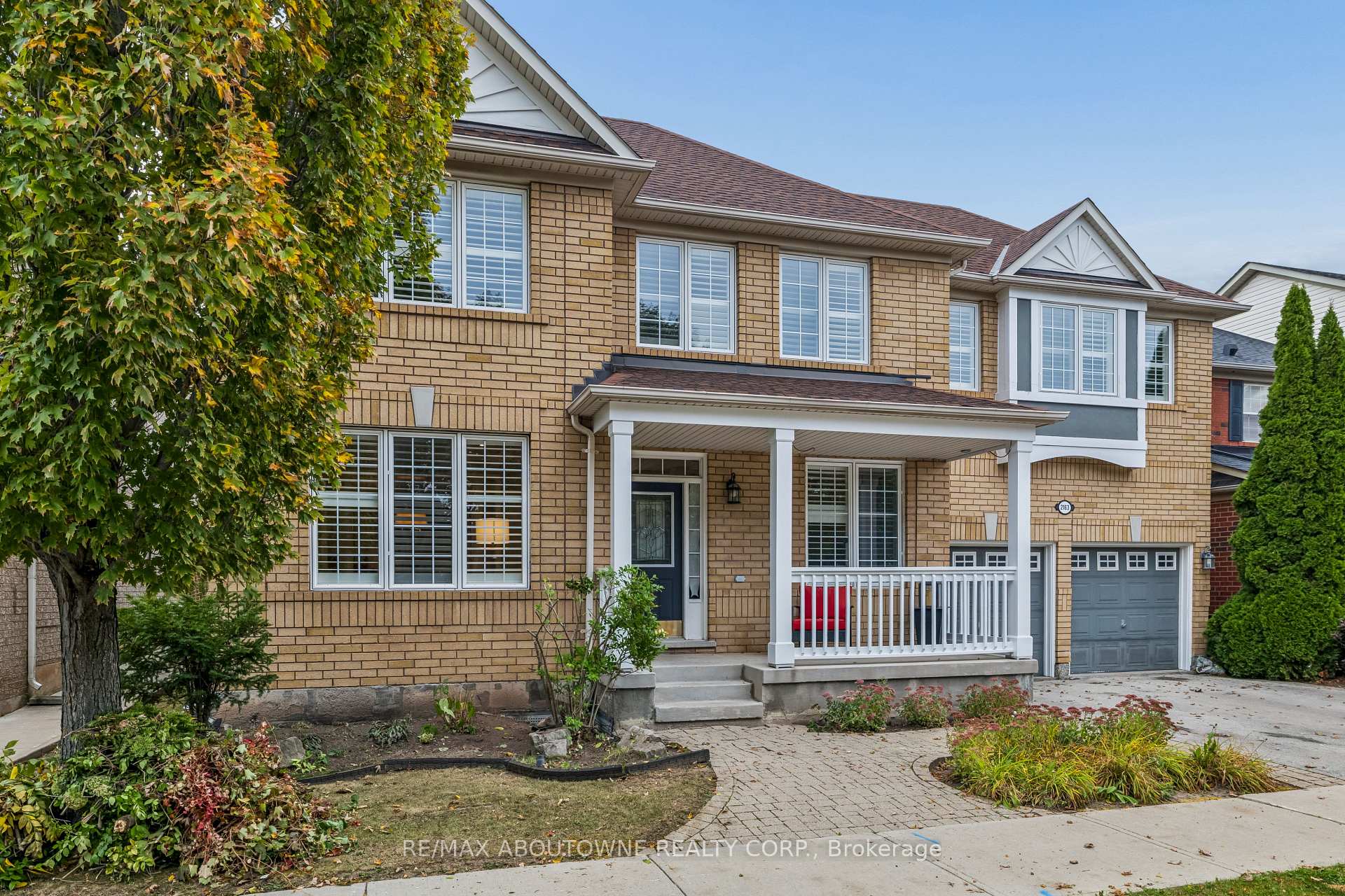 Photo 2 of 2163 Blackforest Crescent, Oakville, Westmount — HOMEH