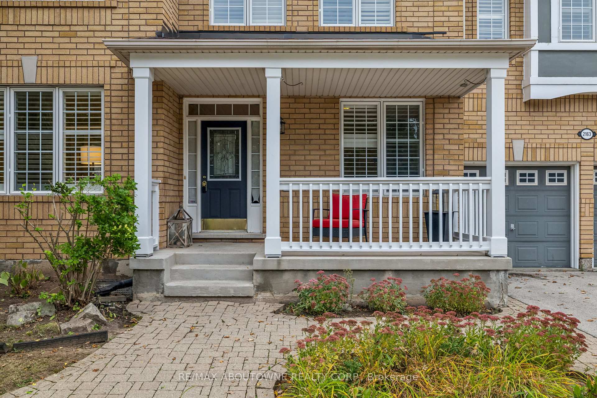 Photo 3 of 2163 Blackforest Crescent, Oakville, Westmount — HOMEH