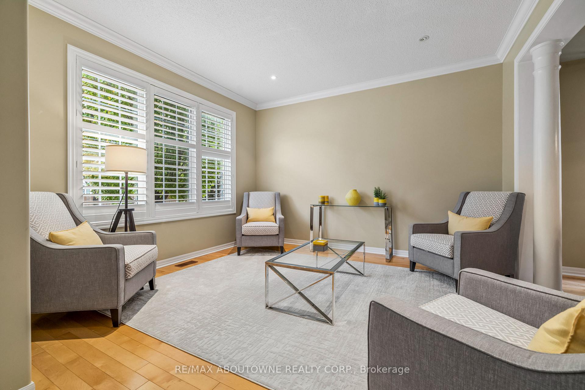 Photo 6 of 2163 Blackforest Crescent, Oakville, Westmount — HOMEH