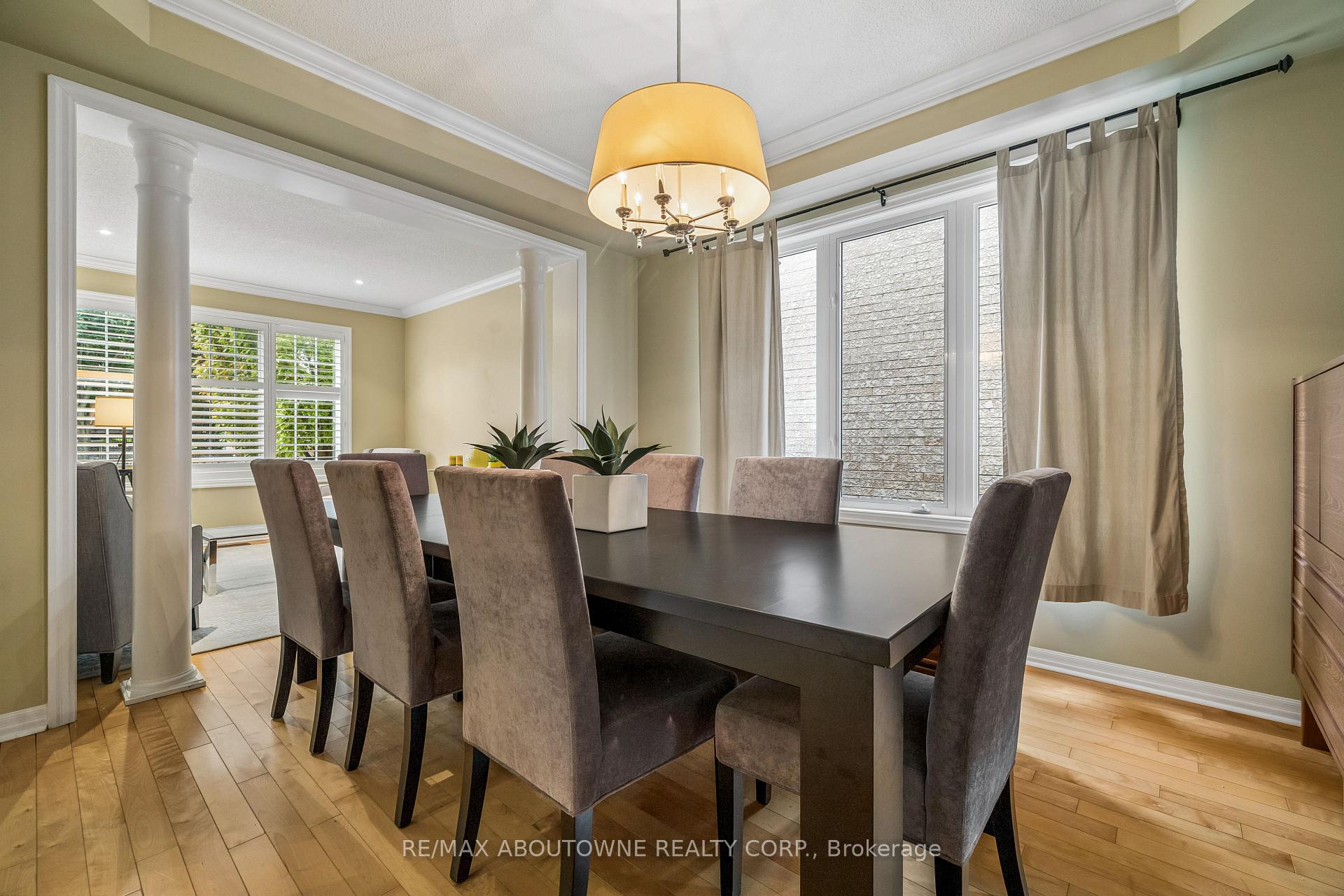 Photo 9 of 2163 Blackforest Crescent, Oakville, Westmount — HOMEH
