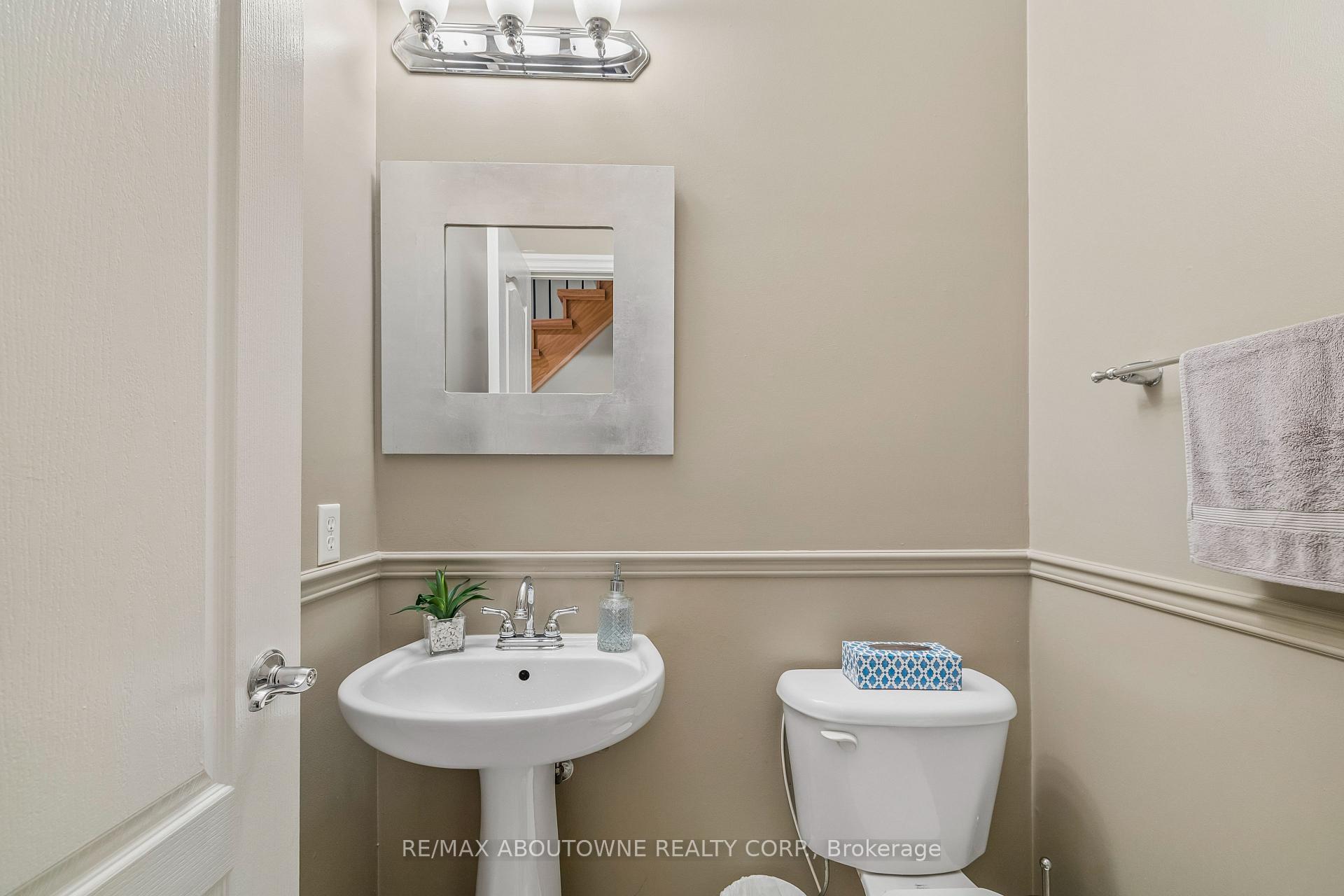 Photo 12 of 2163 Blackforest Crescent, Oakville, Westmount — HOMEH