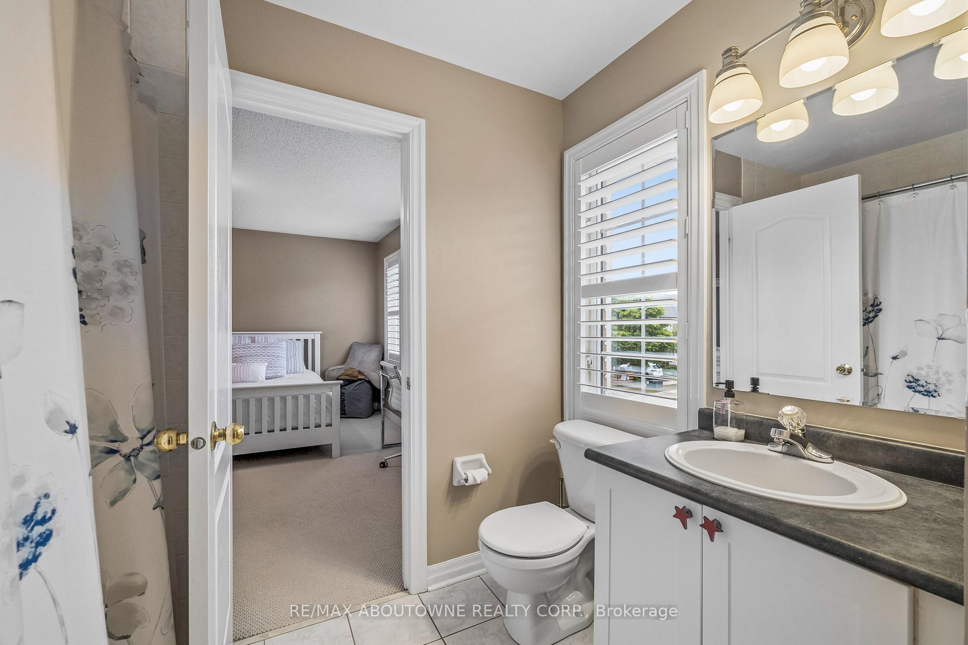 Photo 36 of 2163 Blackforest Crescent, Oakville, Westmount — HOMEH
