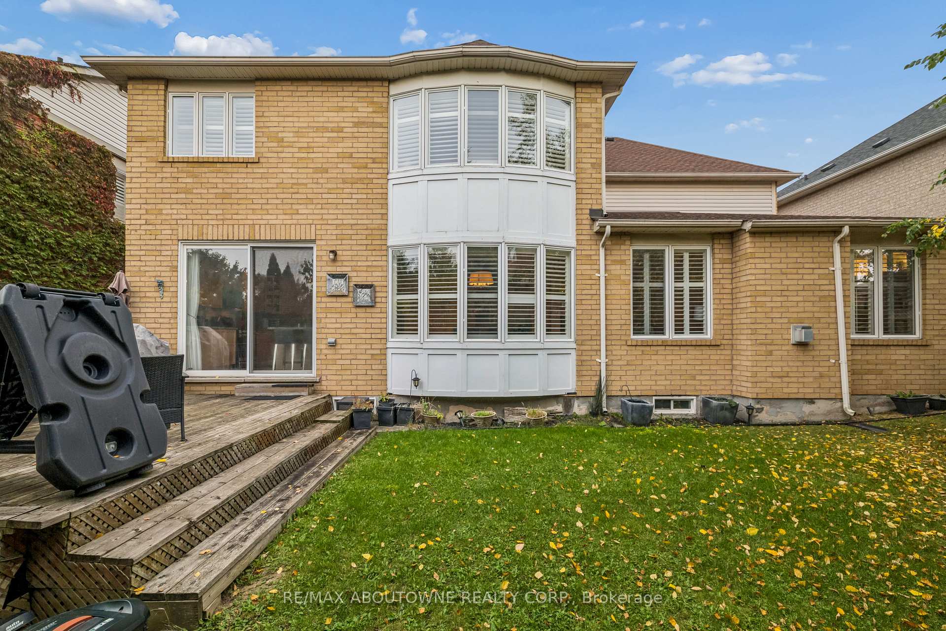 Photo 42 of 2163 Blackforest Crescent, Oakville, Westmount — HOMEH