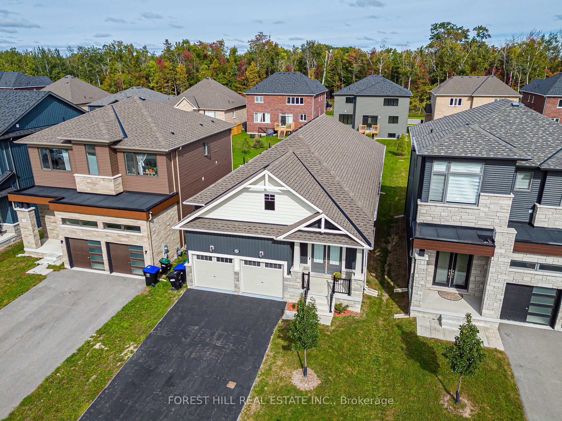 Photo 3 of 22 Simona Avenue, Wasaga Beach — HOMEH