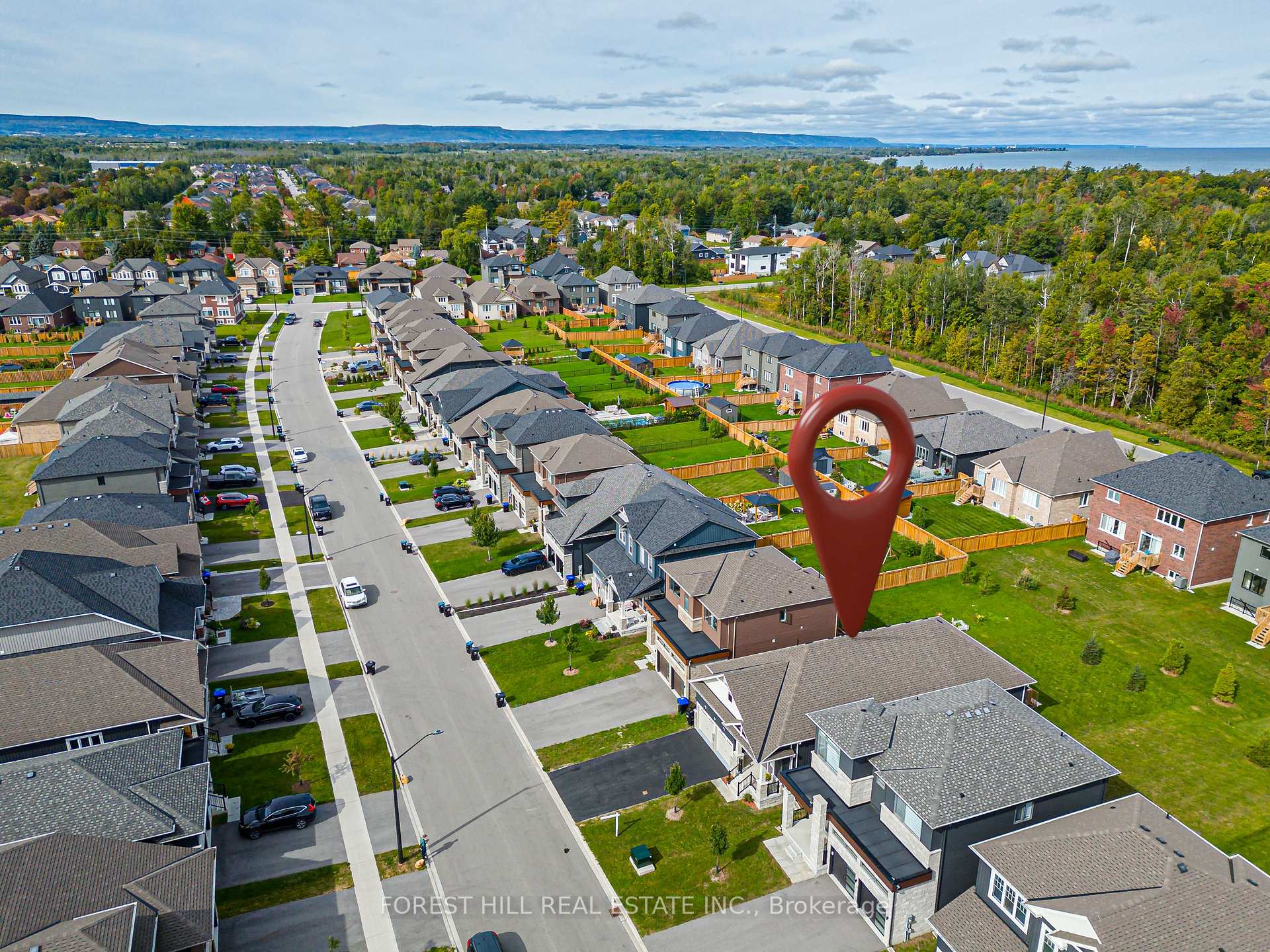 Photo 5 of 22 Simona Avenue, Wasaga Beach — HOMEH
