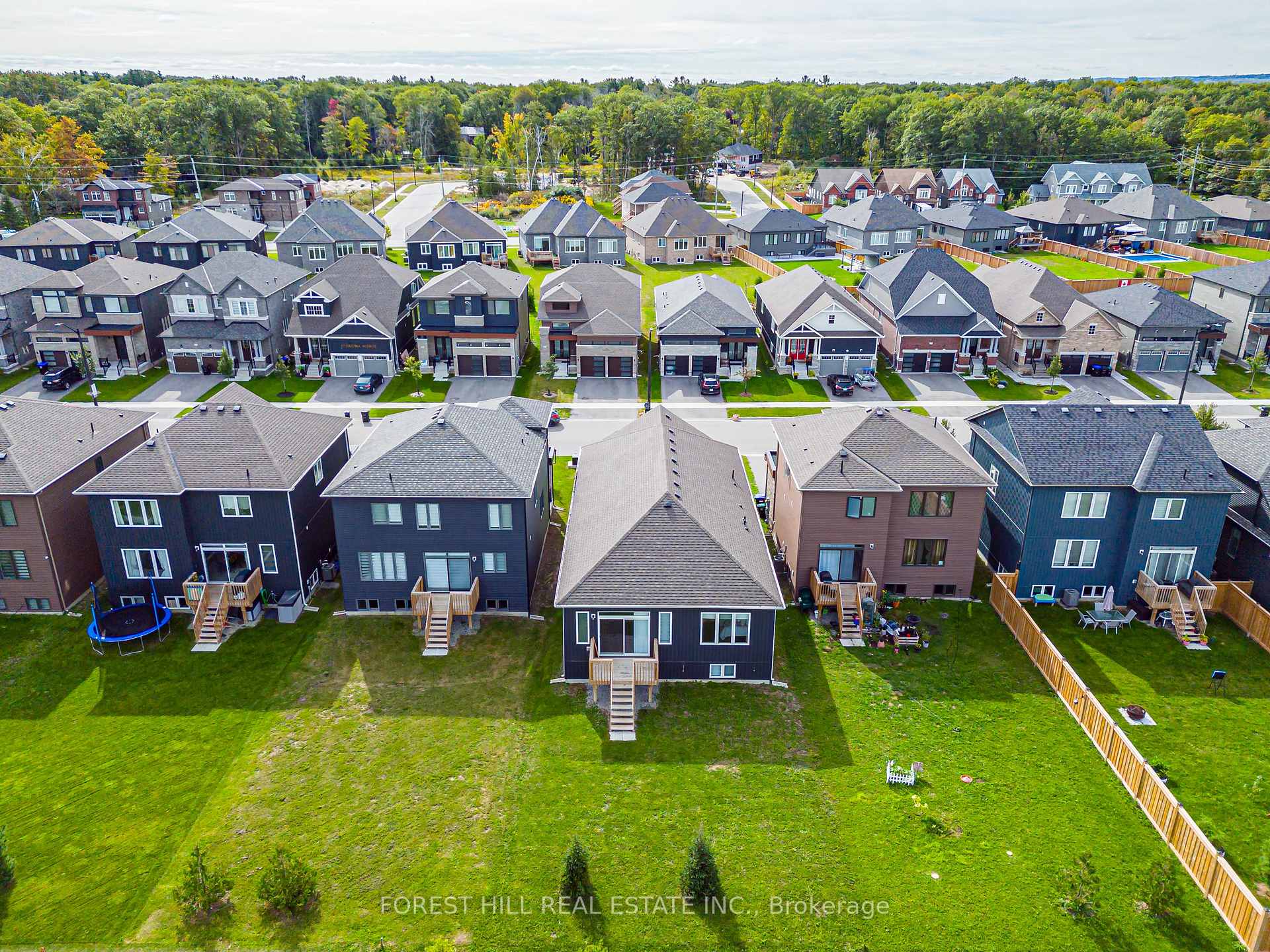 Photo 7 of 22 Simona Avenue, Wasaga Beach — HOMEH