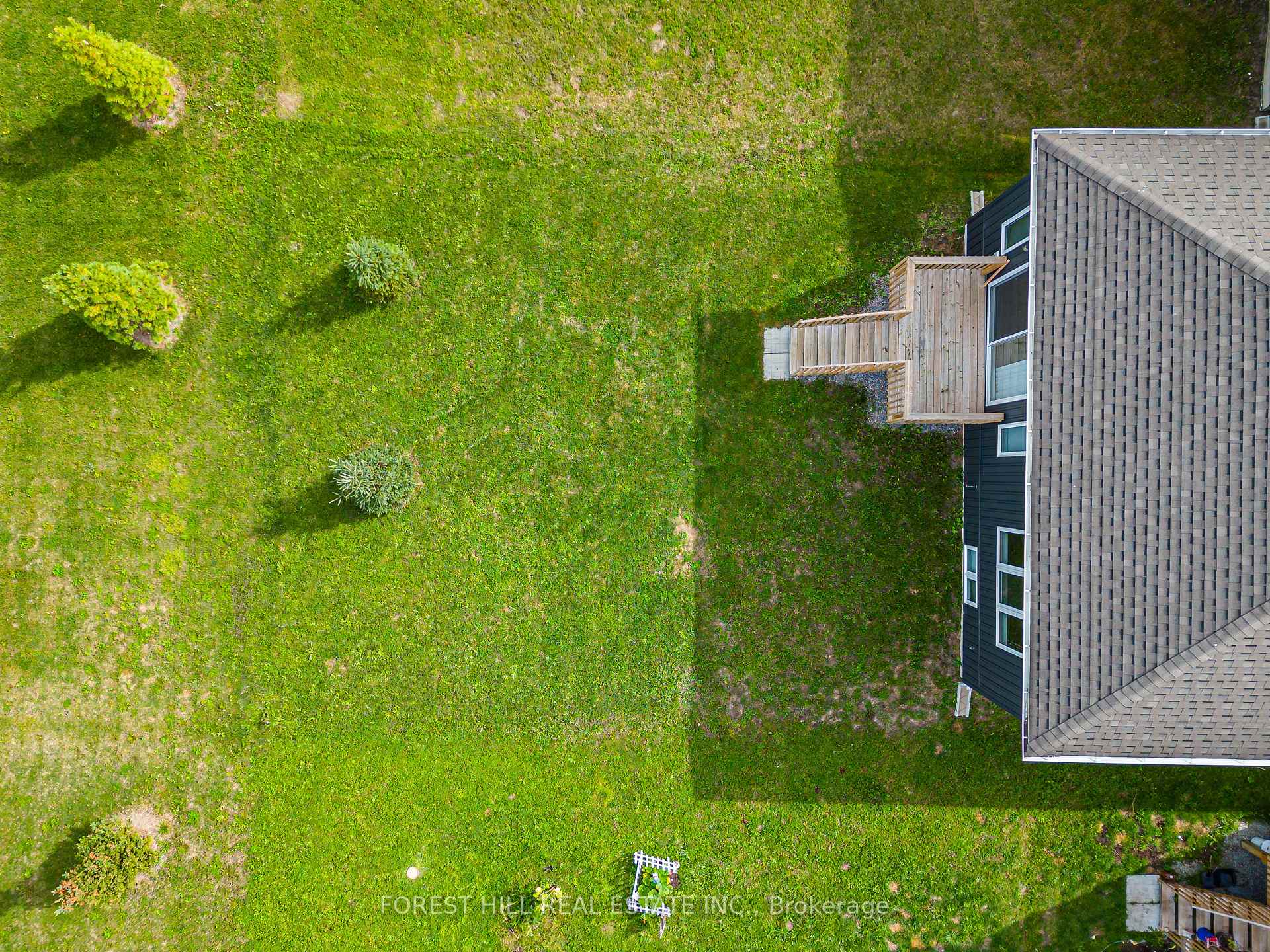 Photo 8 of 22 Simona Avenue, Wasaga Beach — HOMEH