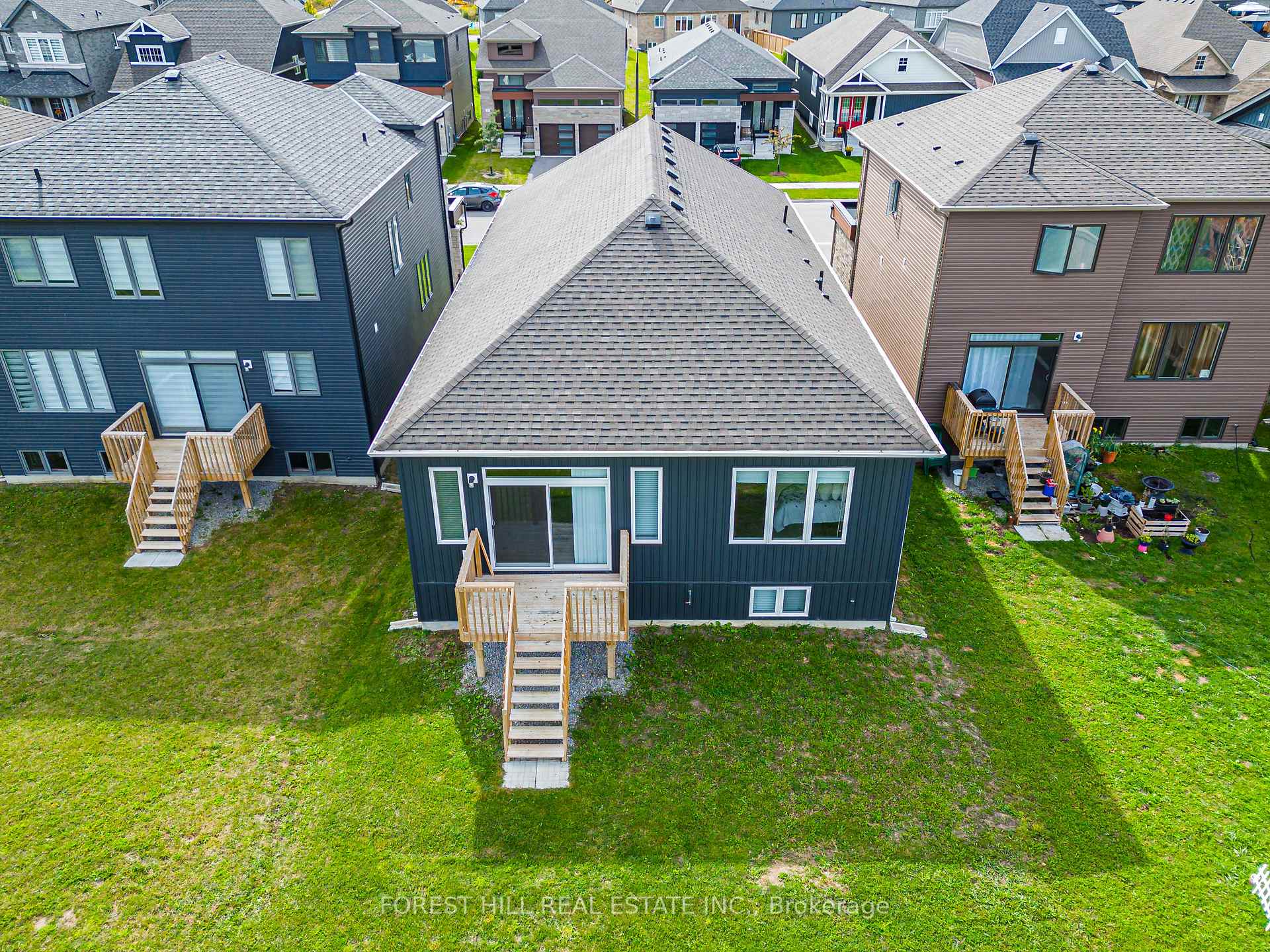 Photo 9 of 22 Simona Avenue, Wasaga Beach — HOMEH
