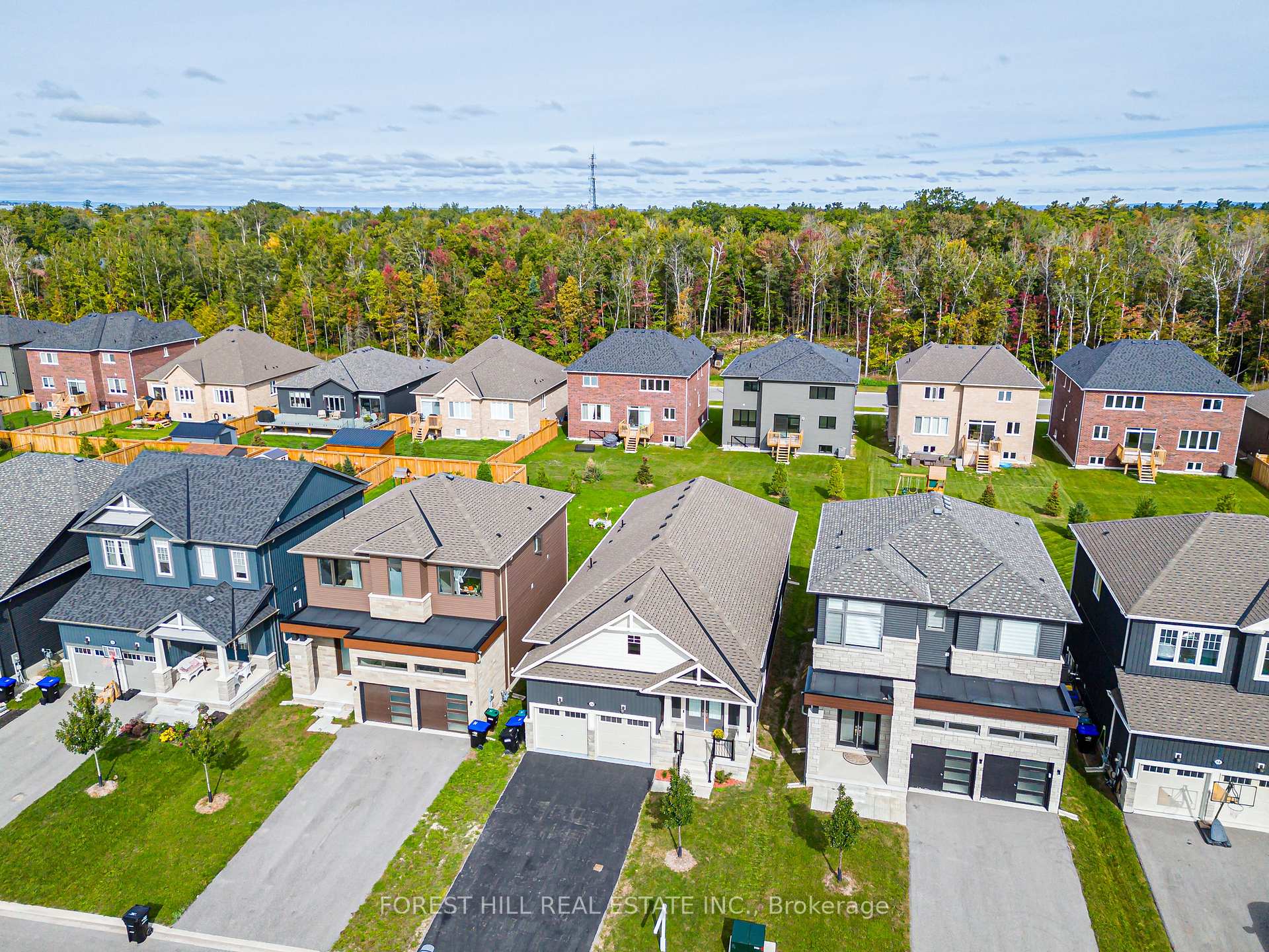 Photo 12 of 22 Simona Avenue, Wasaga Beach — HOMEH