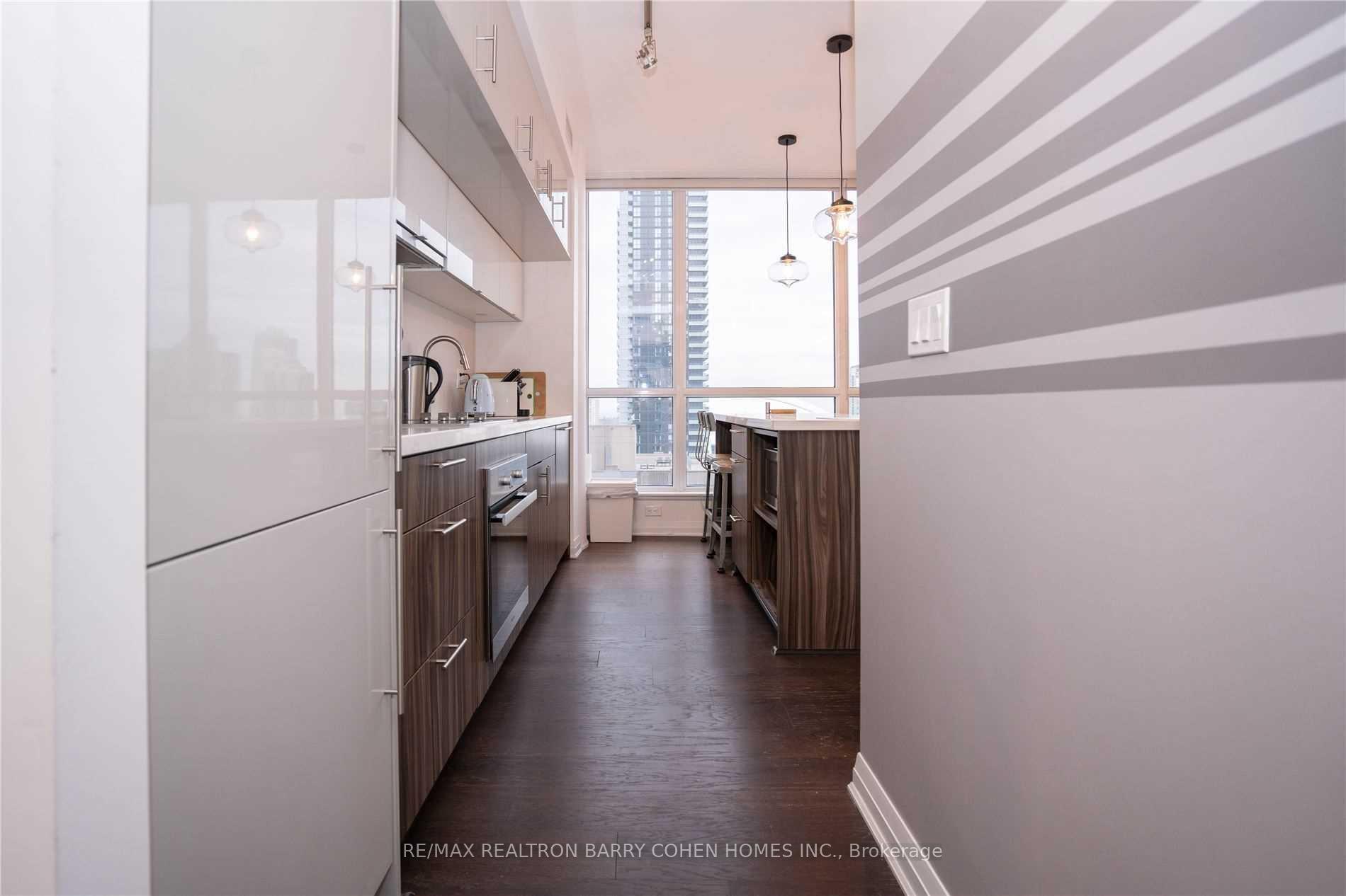 Photo 8 of Unit 2208, 8 Mercer Street, Toronto, Waterfront Communities — HOMEH
