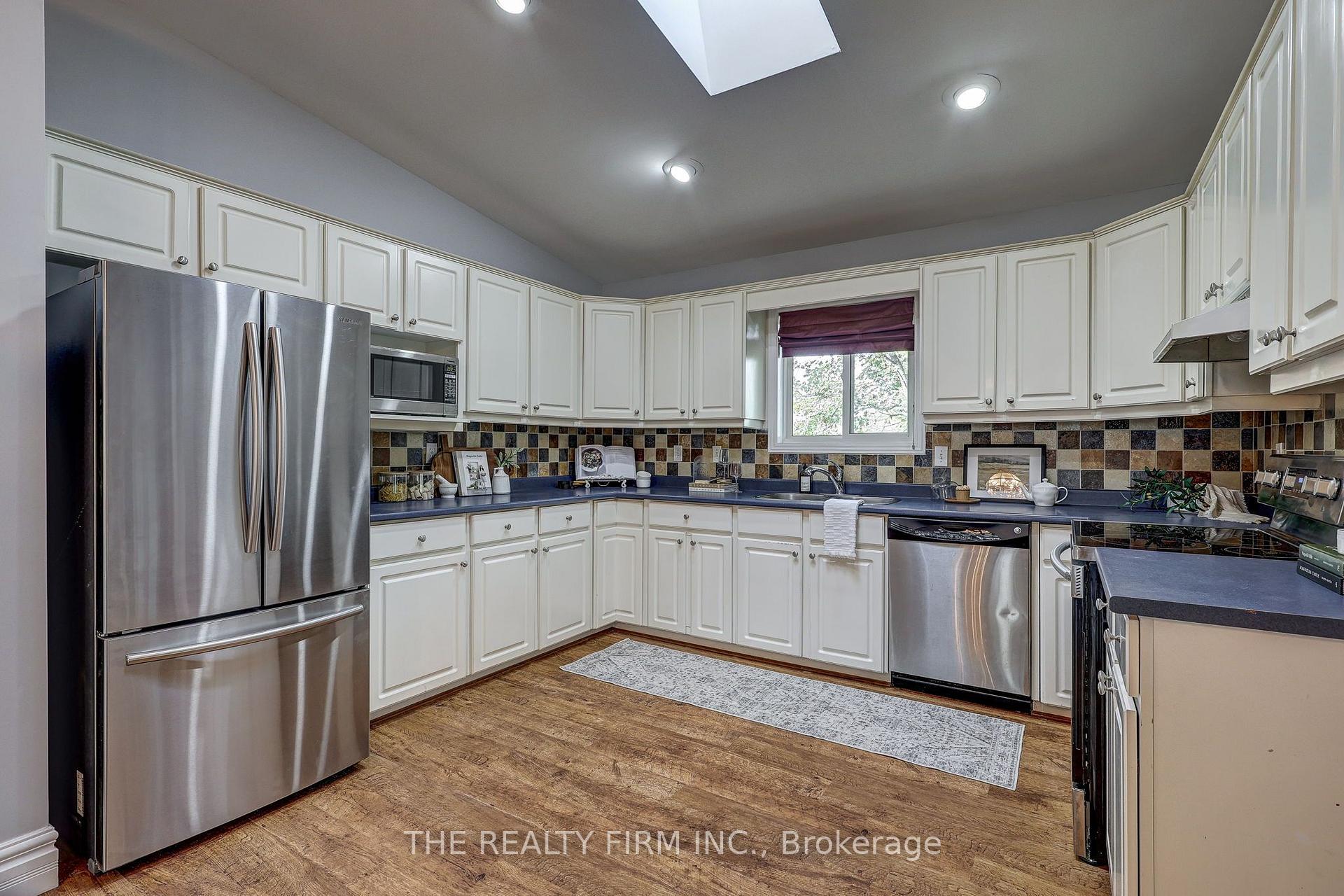 Photo 14 of 94 Christian's Court, London, East D — HOMEH