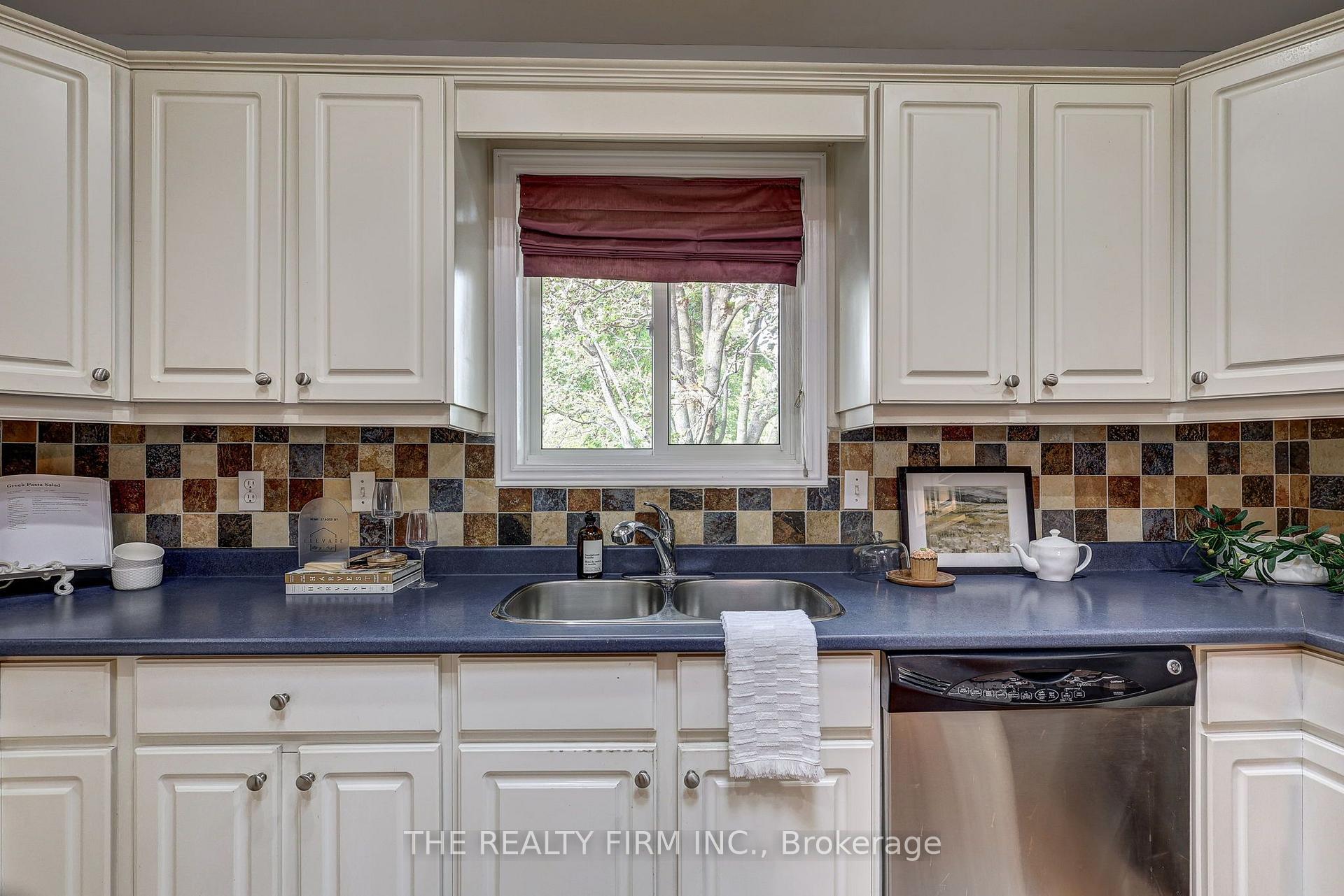 Photo 15 of 94 Christian's Court, London, East D — HOMEH