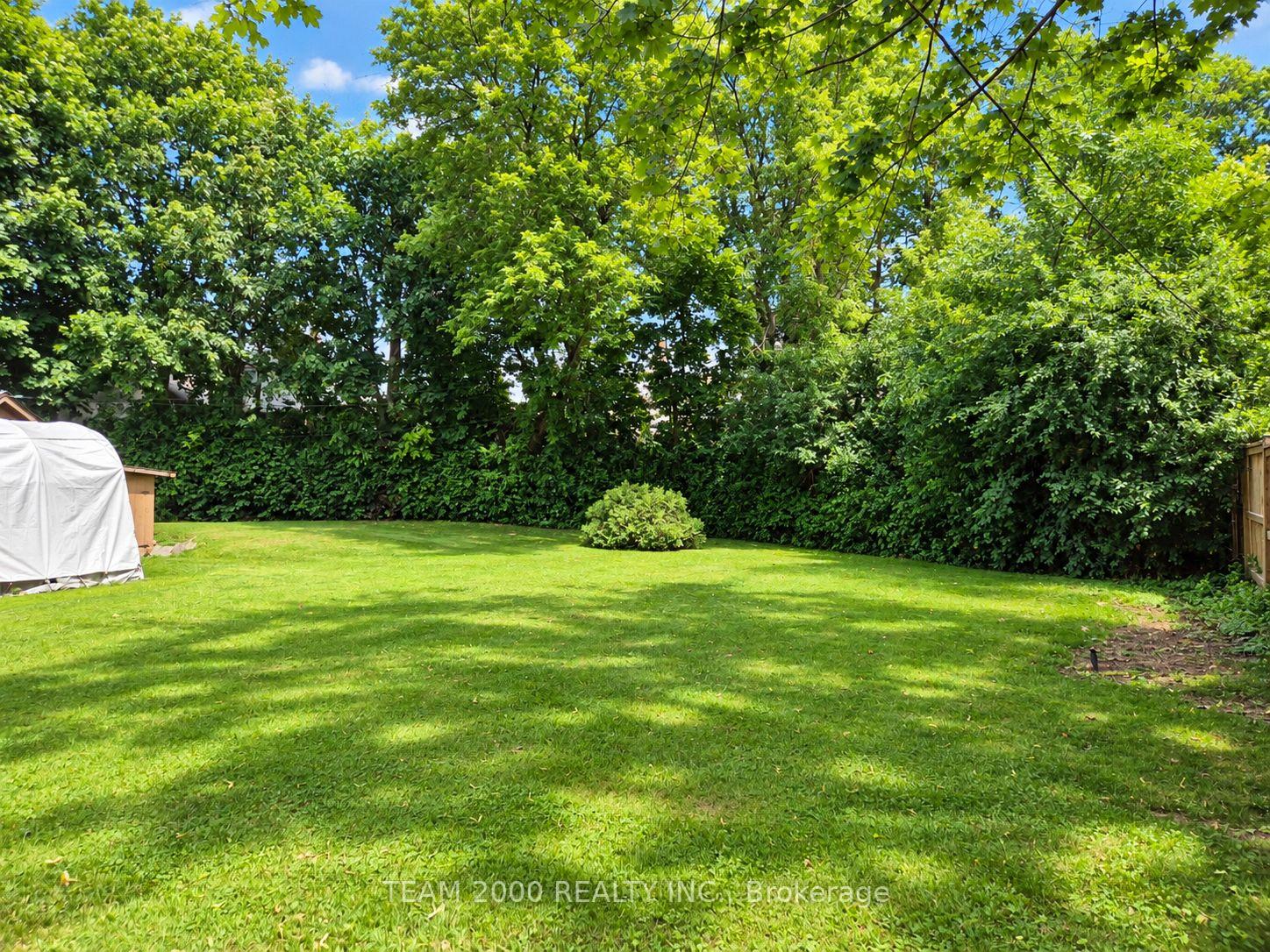 Photo 2 of 15 Fran Drive, Vaughan, West Woodbridge — HOMEH