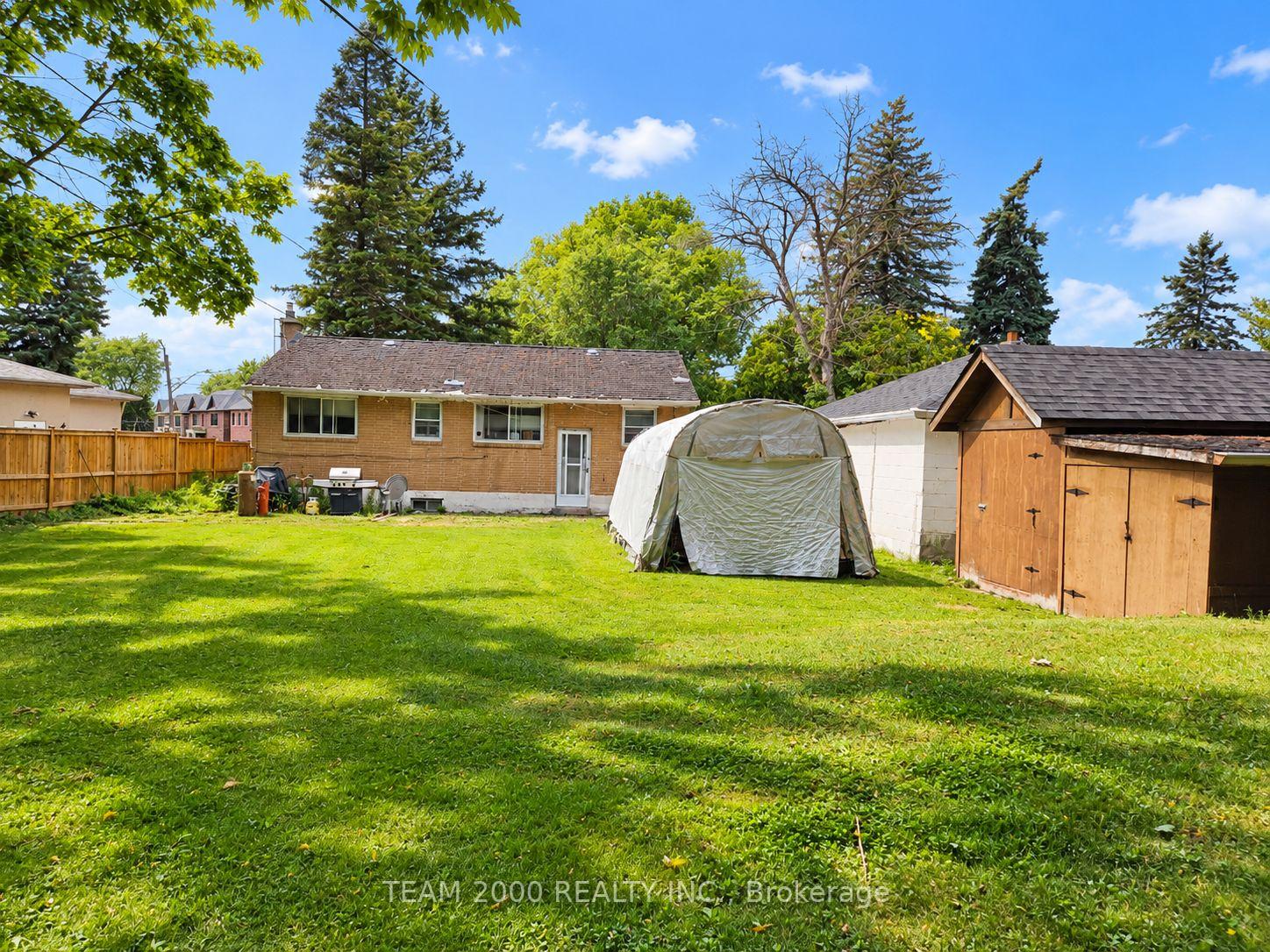 Photo 3 of 15 Fran Drive, Vaughan, West Woodbridge — HOMEH