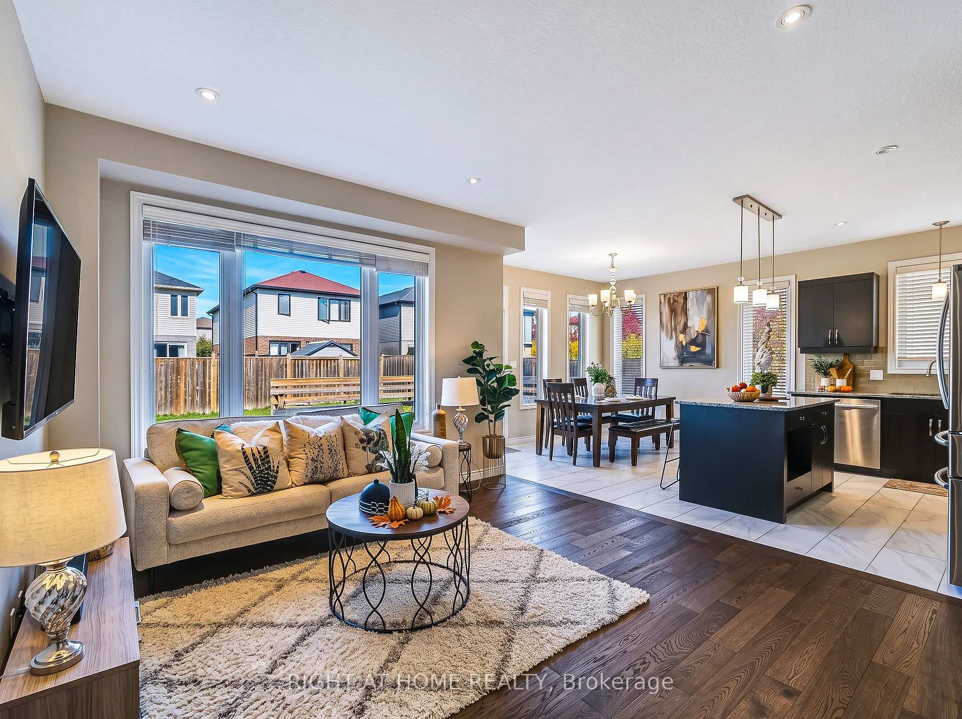 Photo 5 of 402 Tansbury Street, London, North E — HOMEH