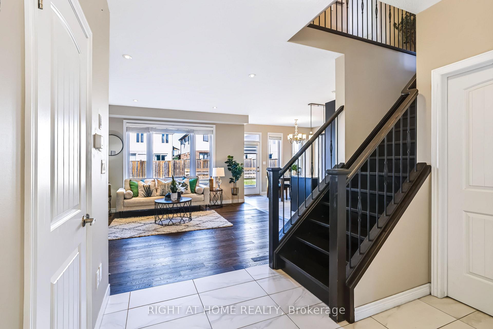 Photo 9 of 402 Tansbury Street, London, North E — HOMEH