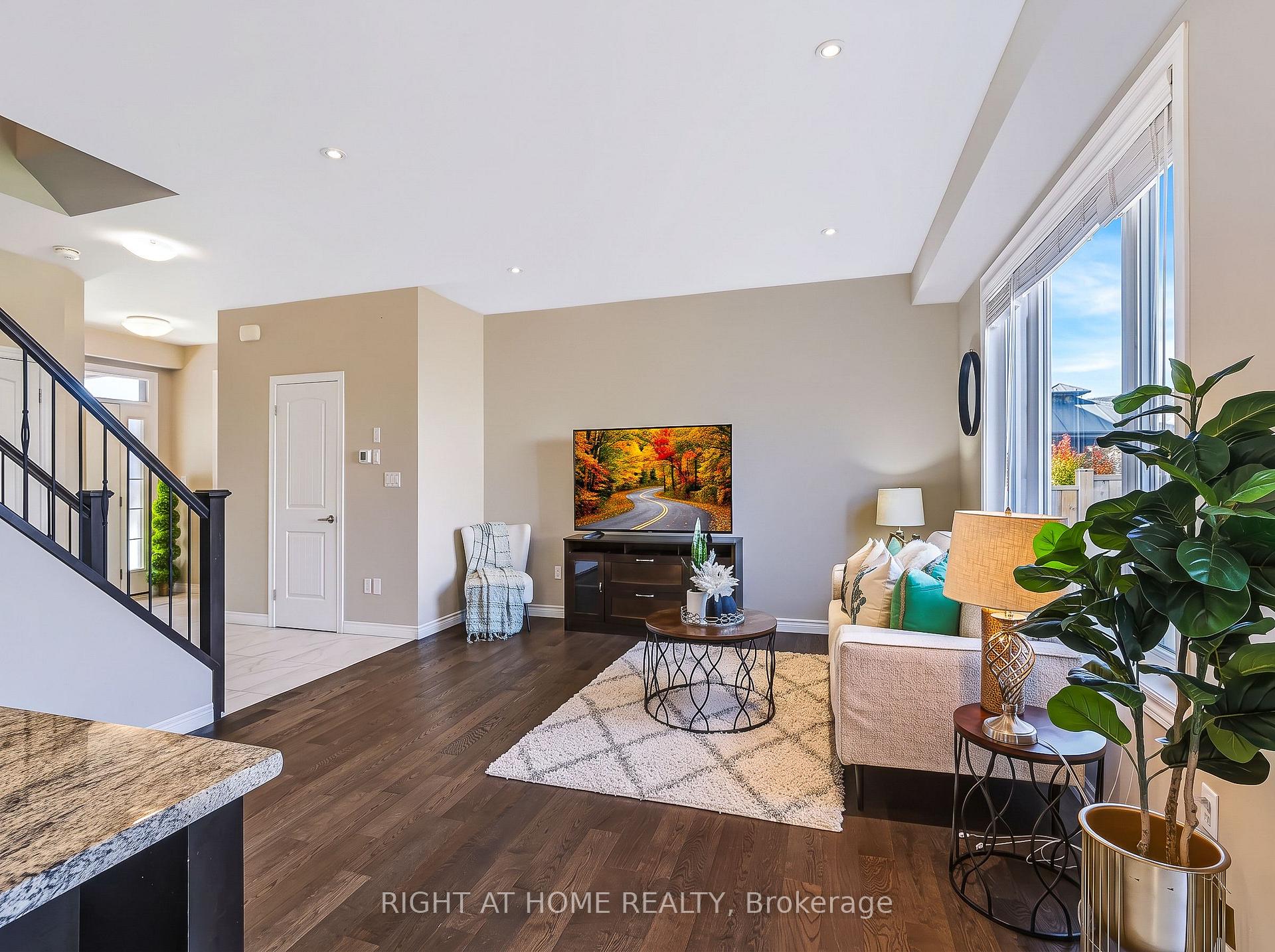 Photo 10 of 402 Tansbury Street, London, North E — HOMEH