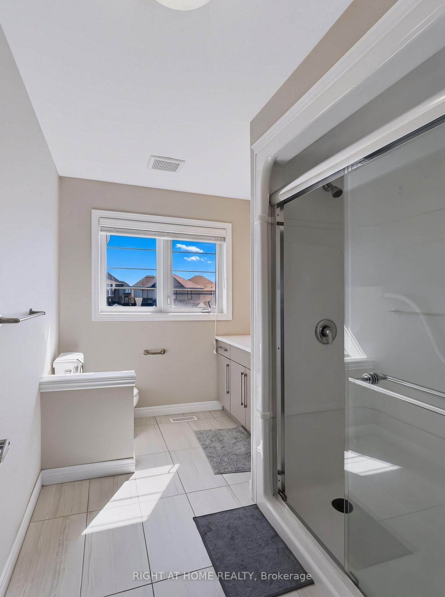 Photo 24 of 402 Tansbury Street, London, North E — HOMEH