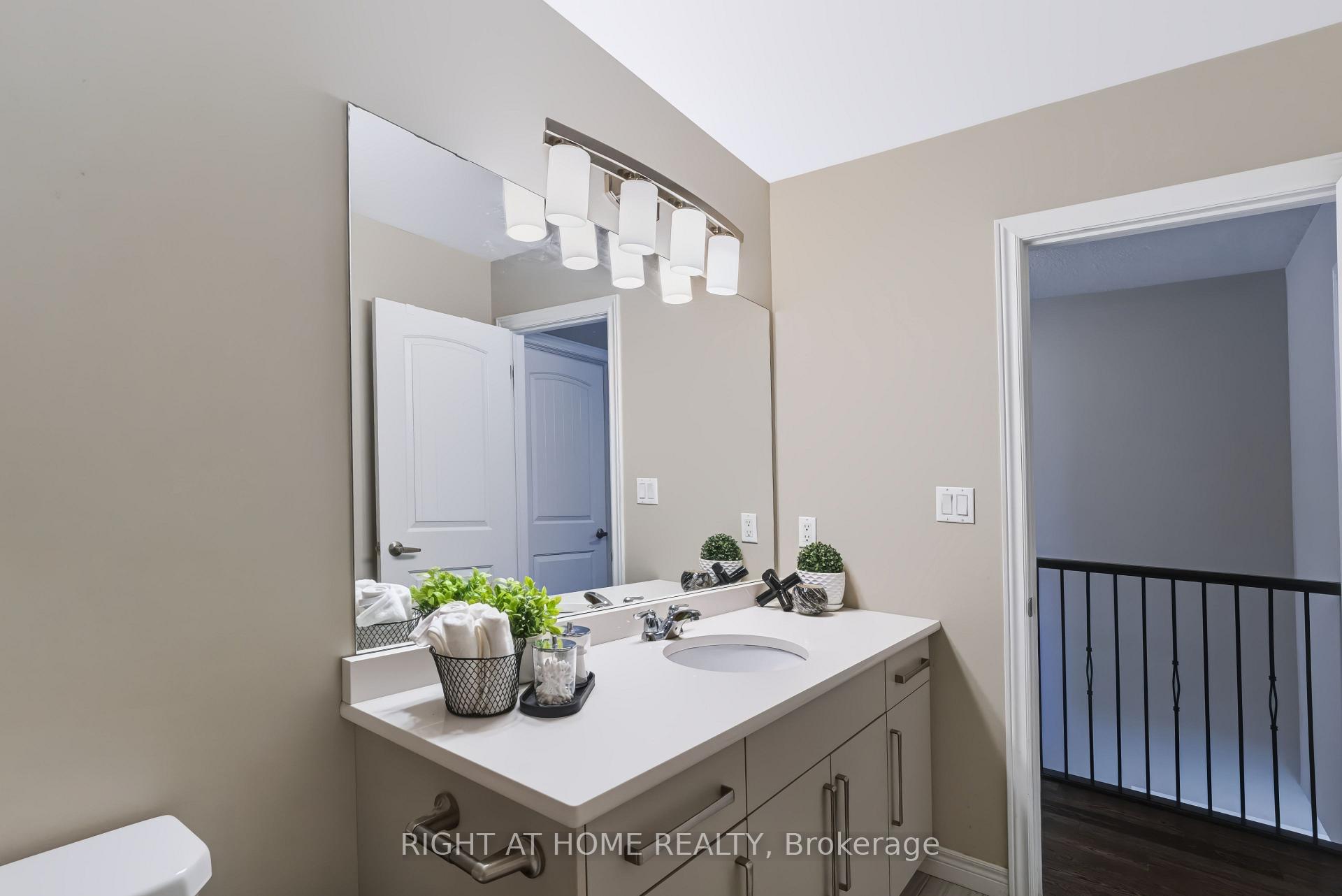 Photo 29 of 402 Tansbury Street, London, North E — HOMEH