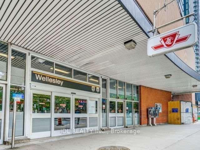 Photo 5 of Unit 418, 11 St Joseph Street, Toronto, Bay Street Corridor — HOMEH