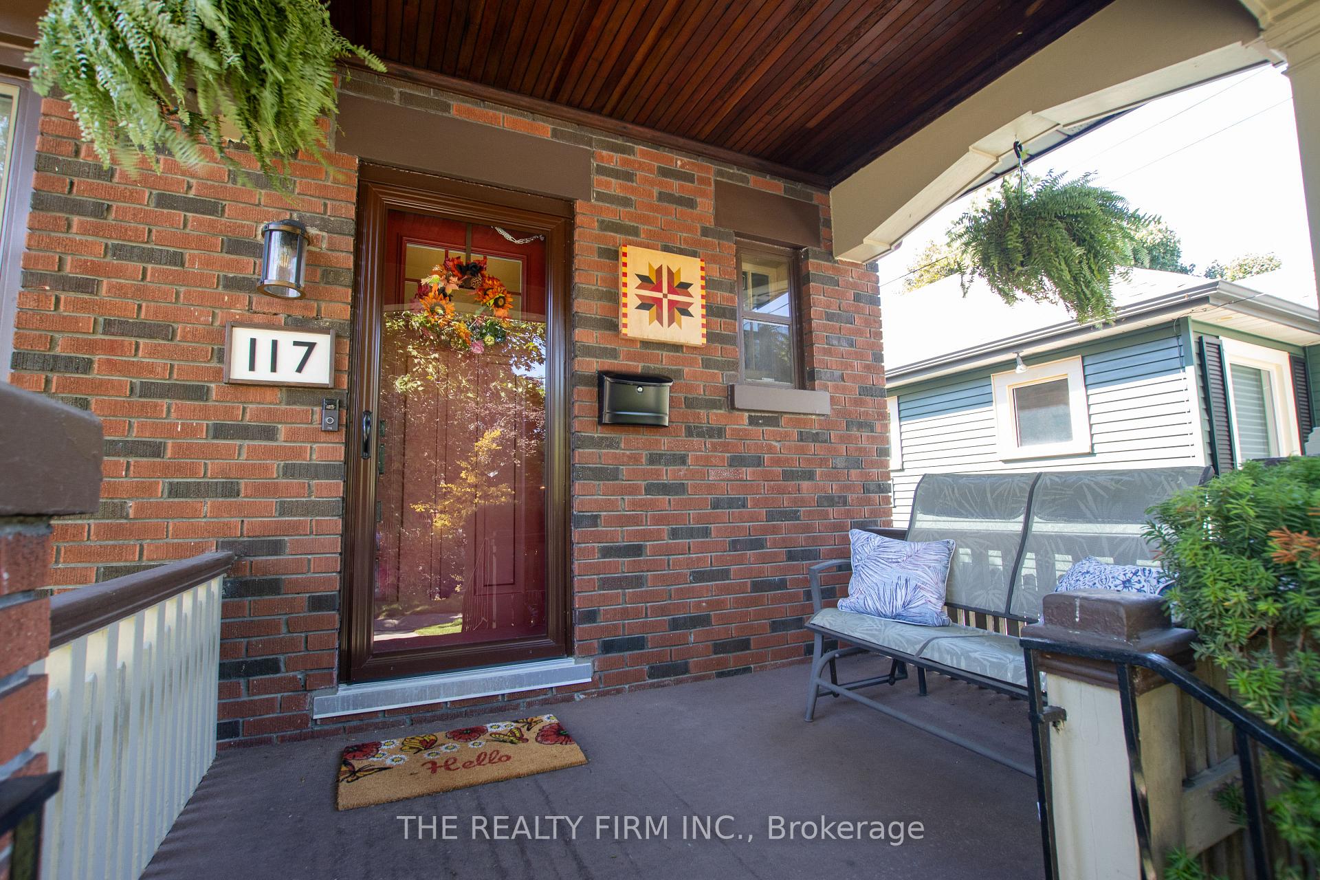 Photo 4 of 117 Thornton Avenue, London, East B — HOMEH