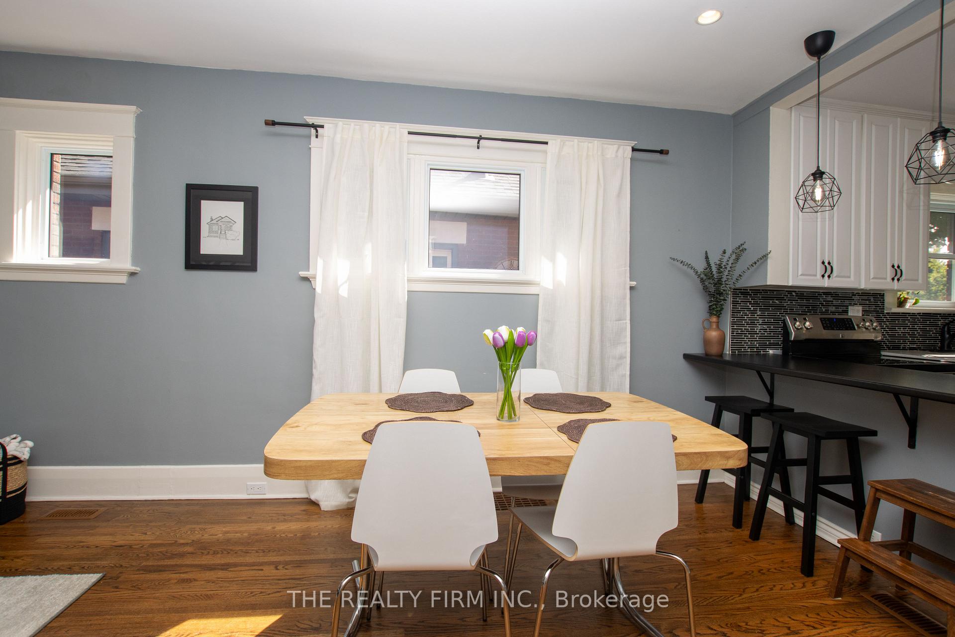 Photo 10 of 117 Thornton Avenue, London, East B — HOMEH