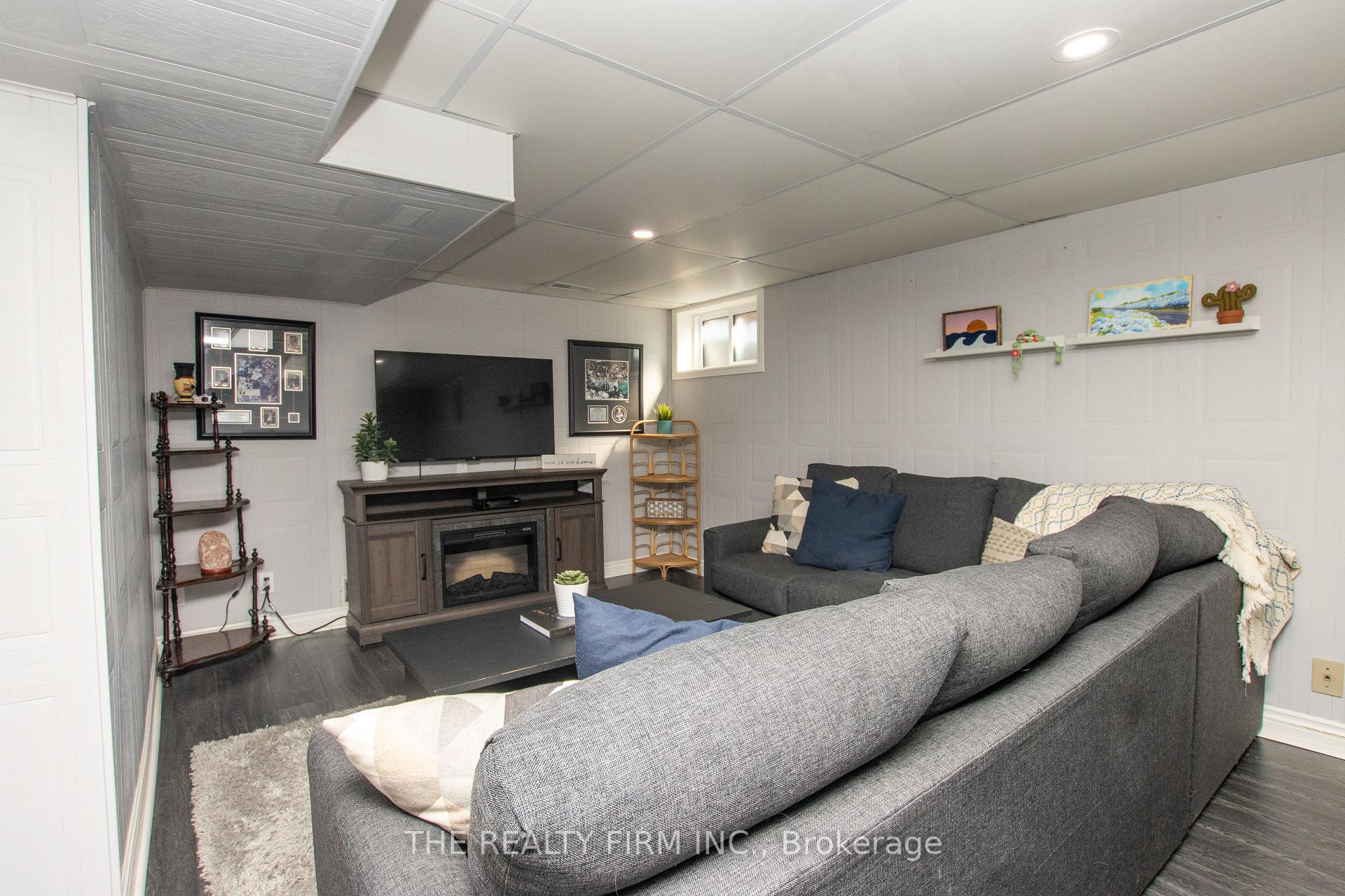 Photo 28 of 117 Thornton Avenue, London, East B — HOMEH