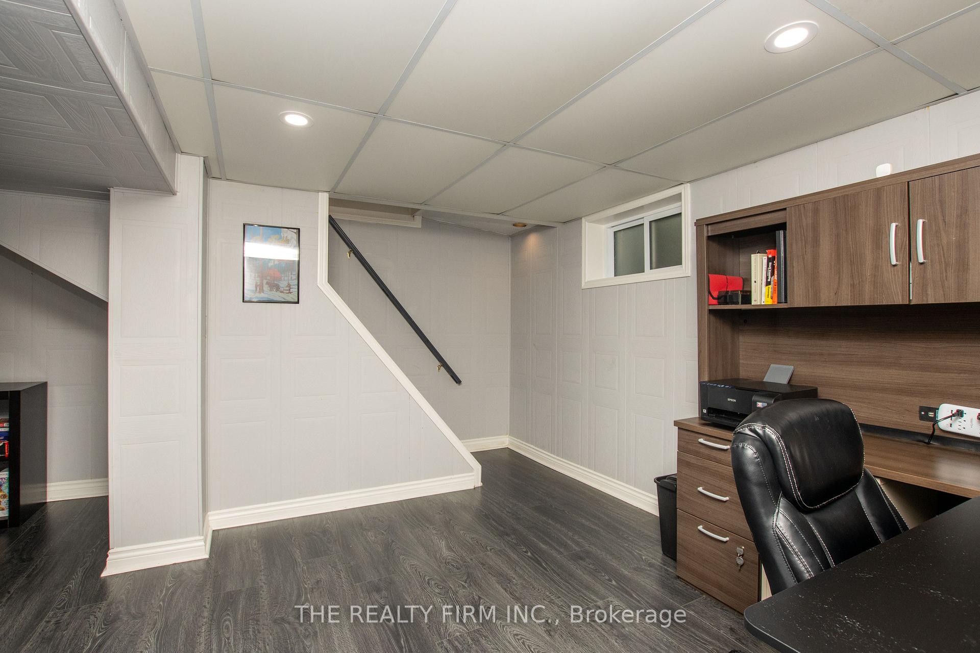 Photo 30 of 117 Thornton Avenue, London, East B — HOMEH