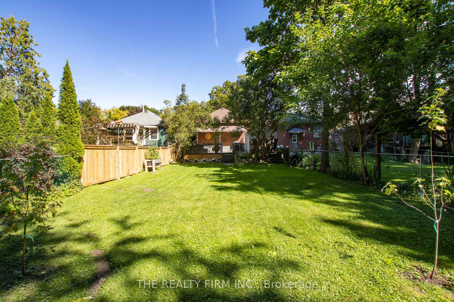 Photo 42 of 117 Thornton Avenue, London, East B — HOMEH