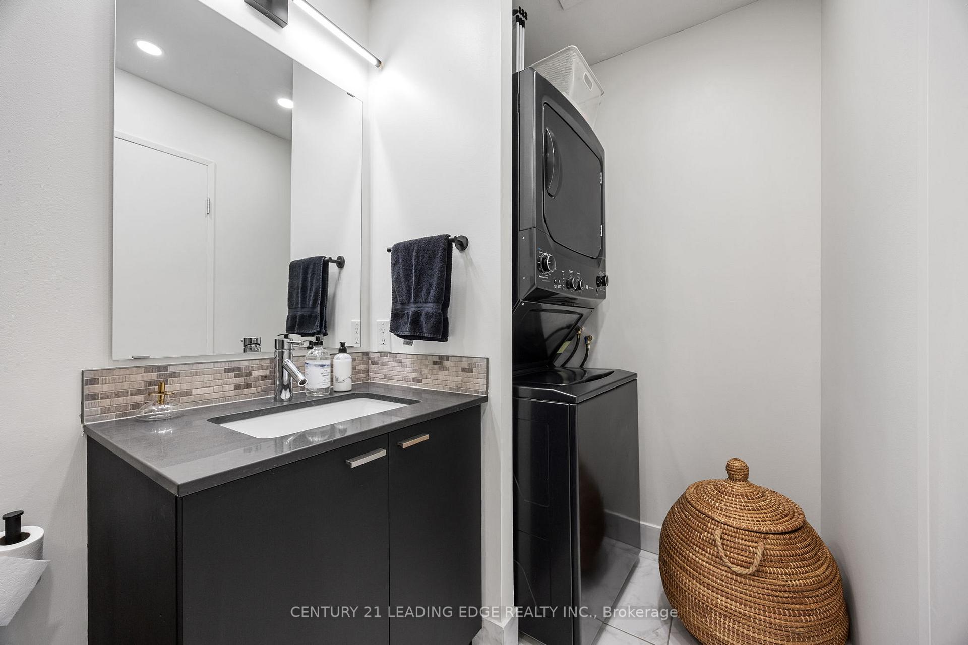 Photo 5 of Unit 903, 333 Adelaide Street E, Toronto, Moss Park — HOMEH