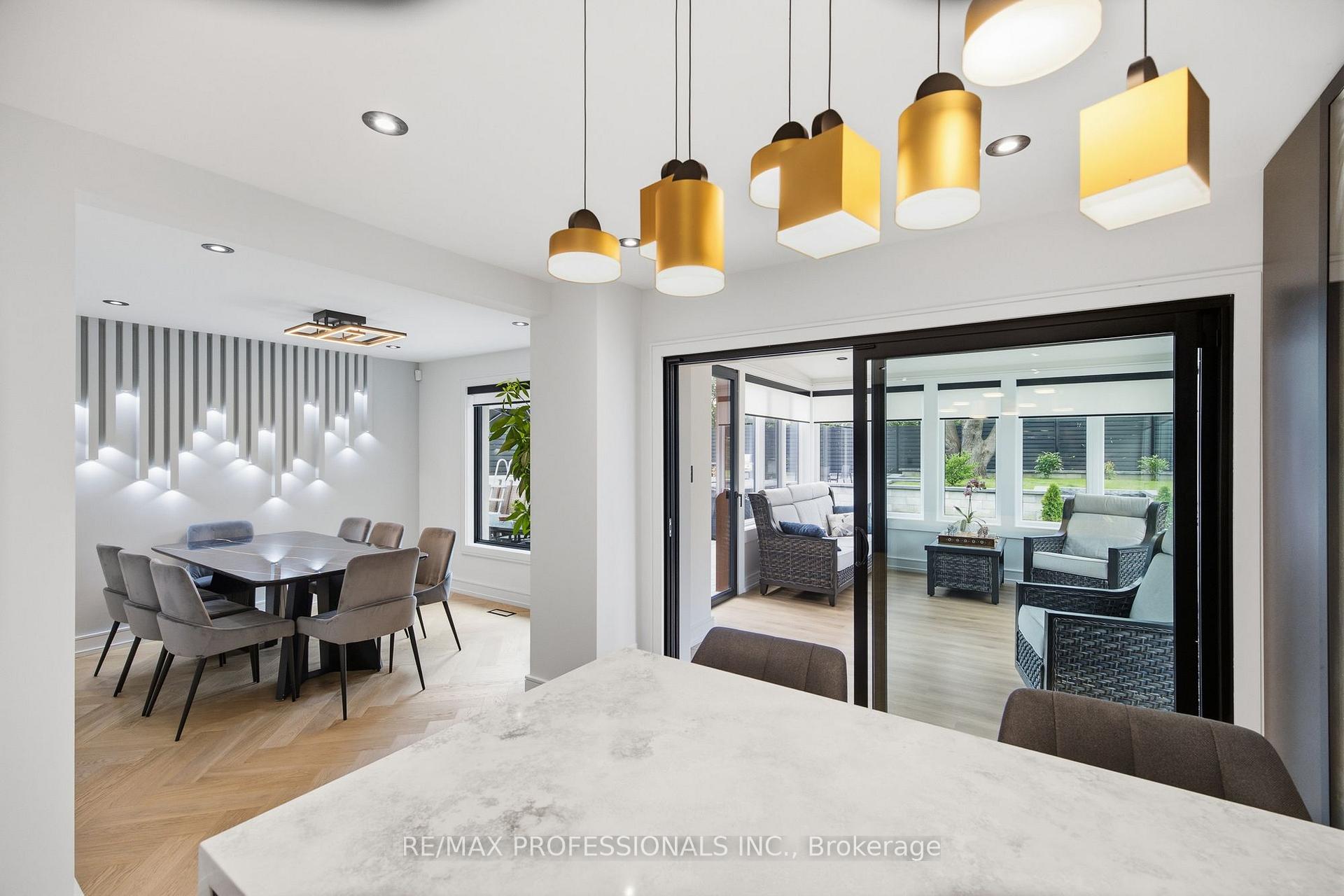 Photo 13 of 3328 Riverspray Crescent, Mississauga, Applewood — HOMEH