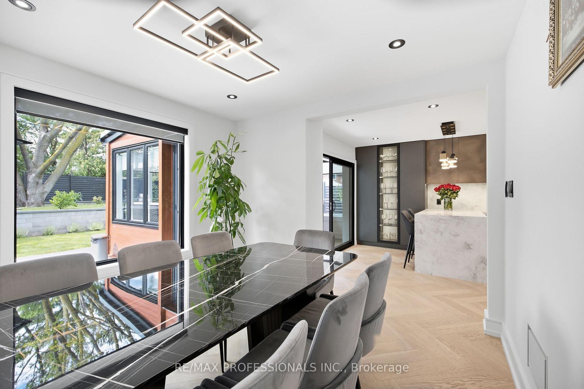 Photo 15 of 3328 Riverspray Crescent, Mississauga, Applewood — HOMEH
