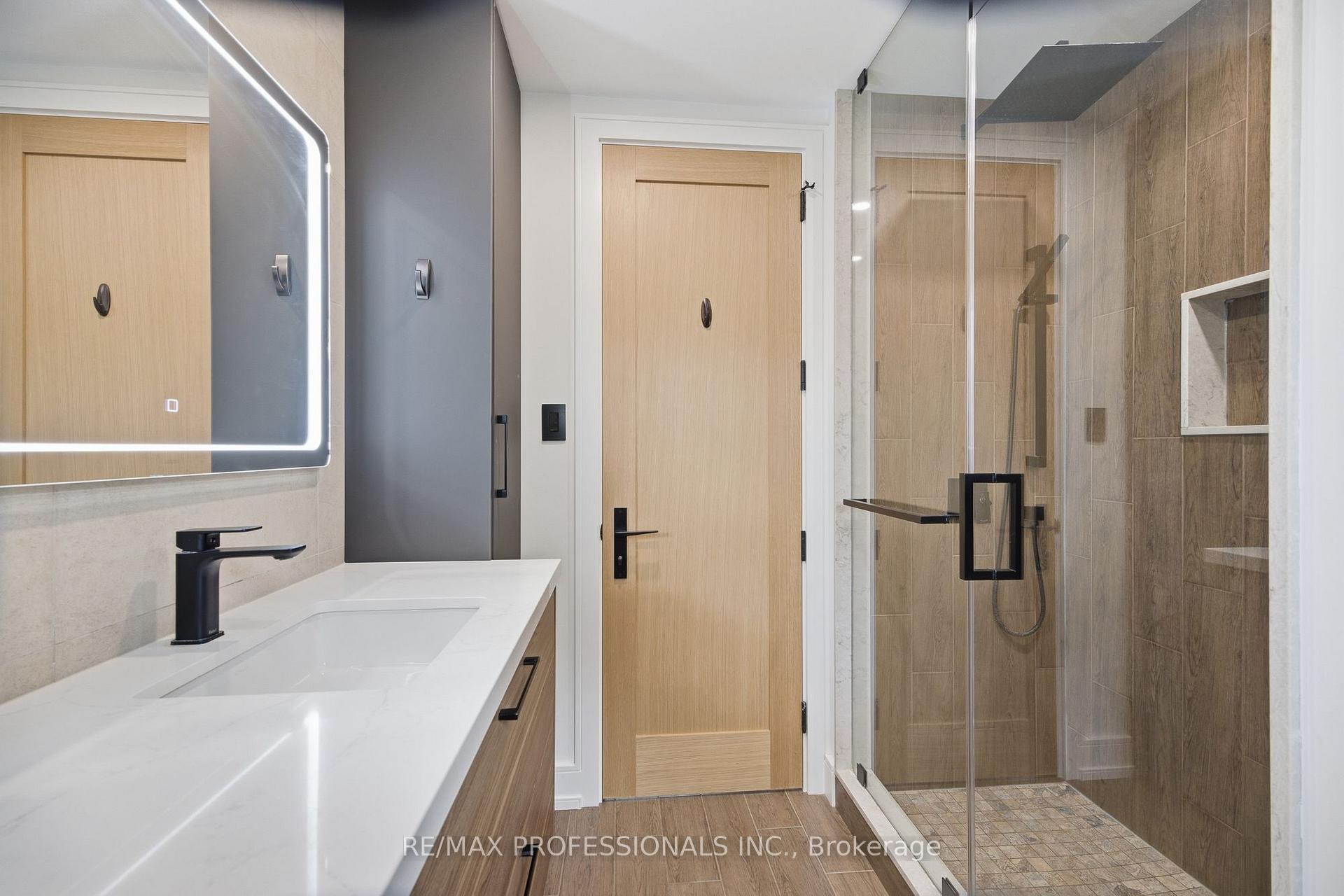 Photo 26 of 3328 Riverspray Crescent, Mississauga, Applewood — HOMEH