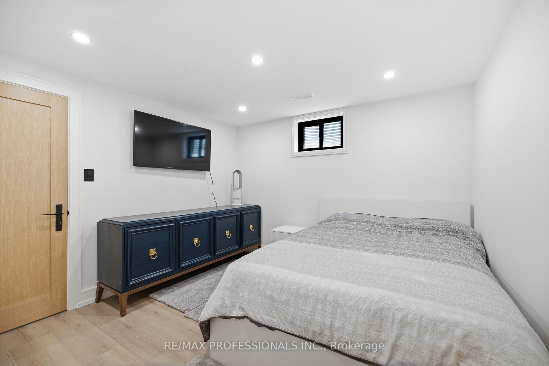 Photo 34 of 3328 Riverspray Crescent, Mississauga, Applewood — HOMEH