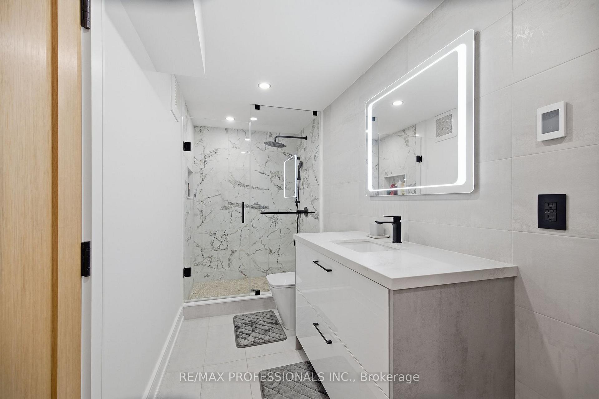 Photo 35 of 3328 Riverspray Crescent, Mississauga, Applewood — HOMEH