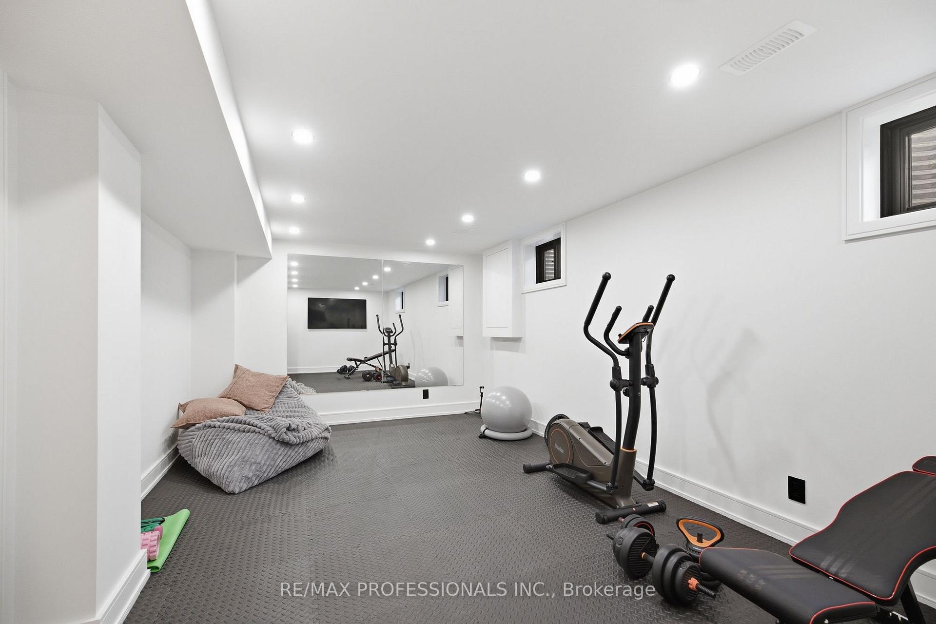 Photo 36 of 3328 Riverspray Crescent, Mississauga, Applewood — HOMEH