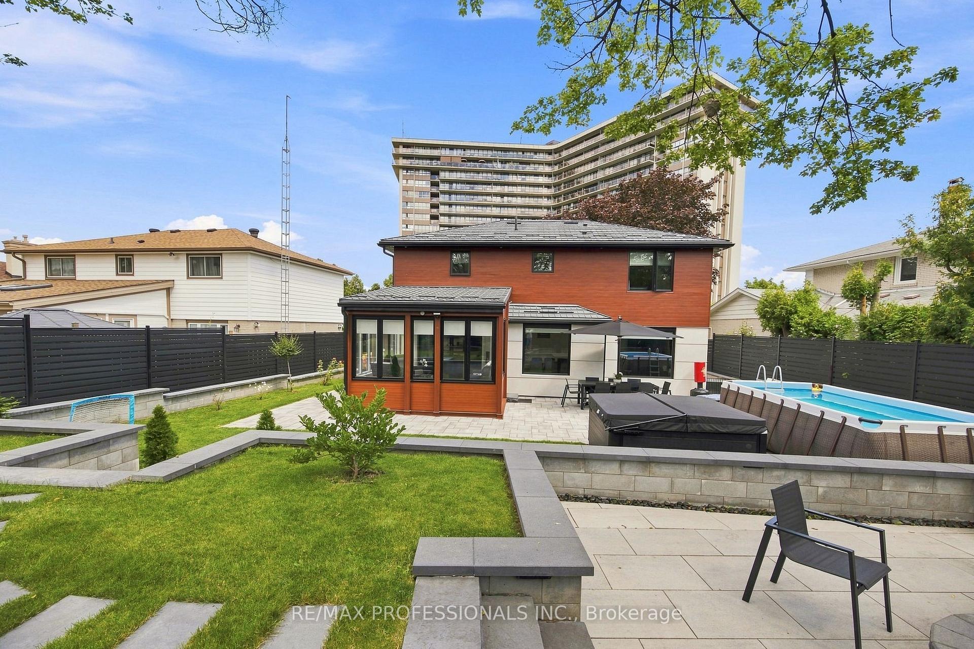 Photo 38 of 3328 Riverspray Crescent, Mississauga, Applewood — HOMEH