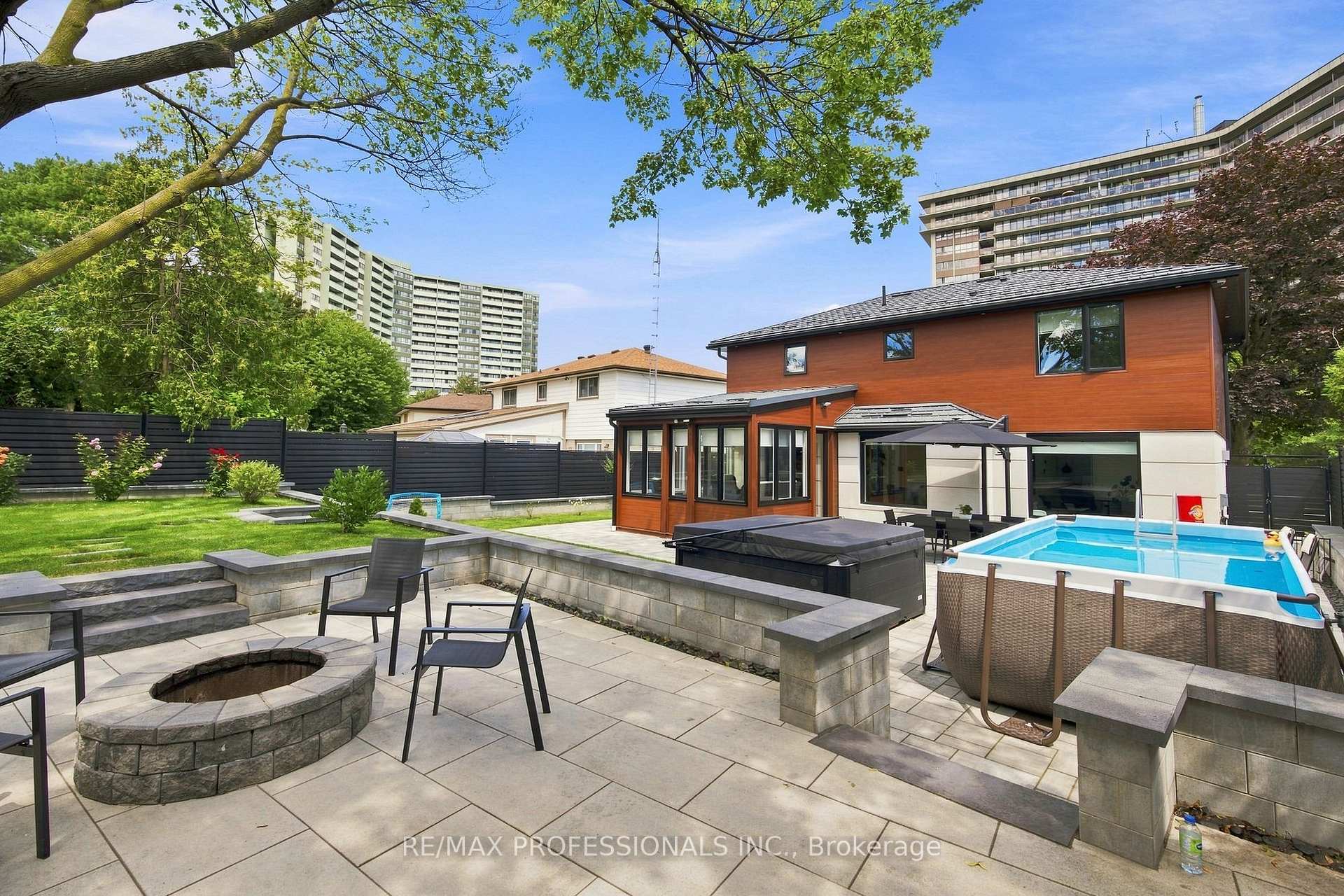 Photo 39 of 3328 Riverspray Crescent, Mississauga, Applewood — HOMEH